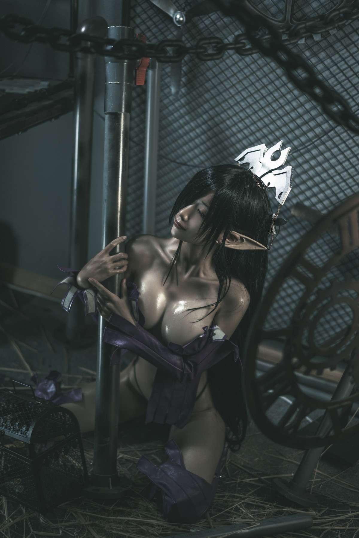Xgyw.Net_动漫博主蠢沫沫黑兽女王主题私房性感情趣服饰露黑色内衣秀油亮肌肤诱惑写真35P