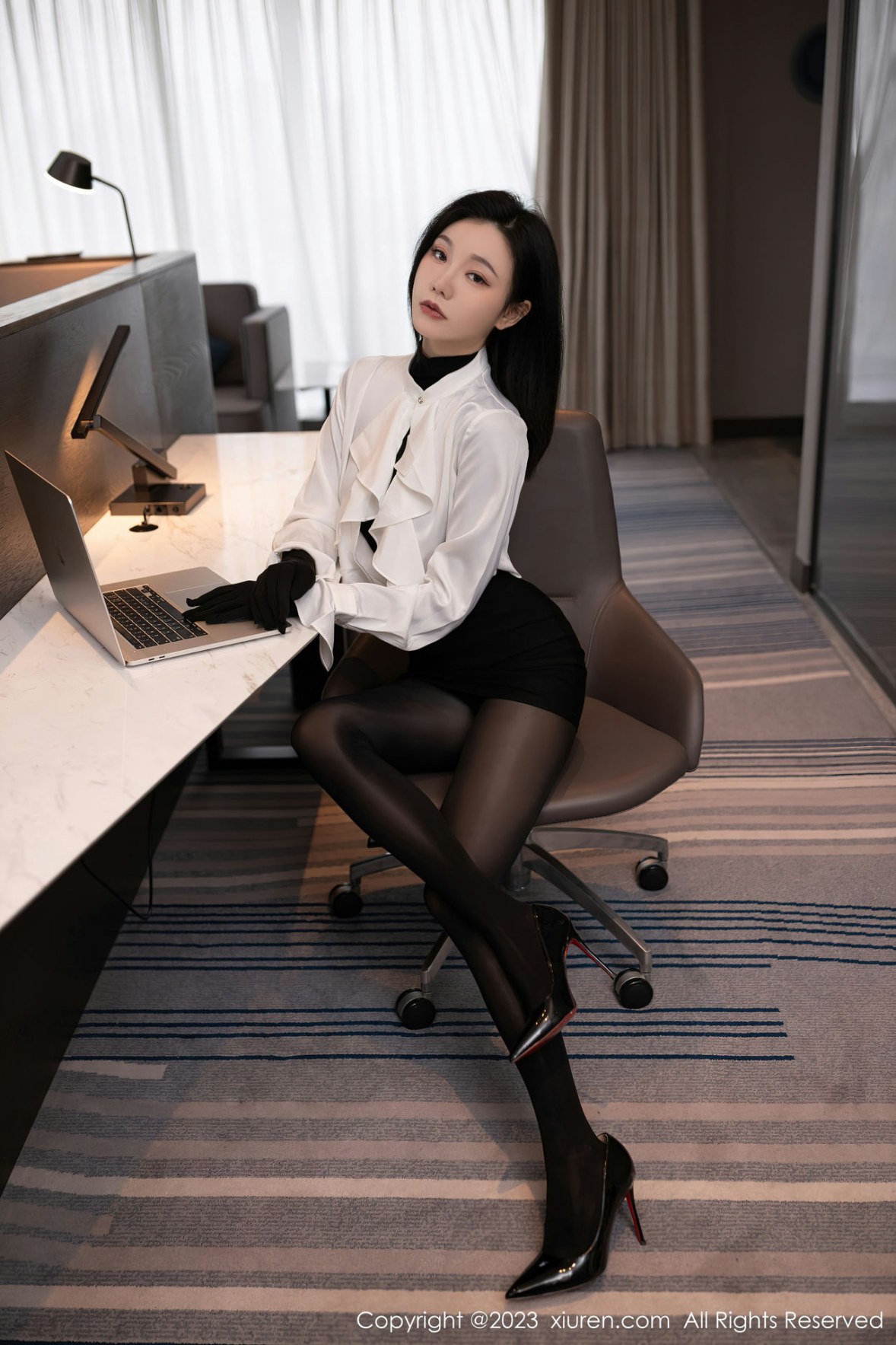Xgyw.Net_XiuRen第6185期_模特安然anran秘书角色黑色缕空连衣裙 黑色轻透连体衣诱惑写真83P