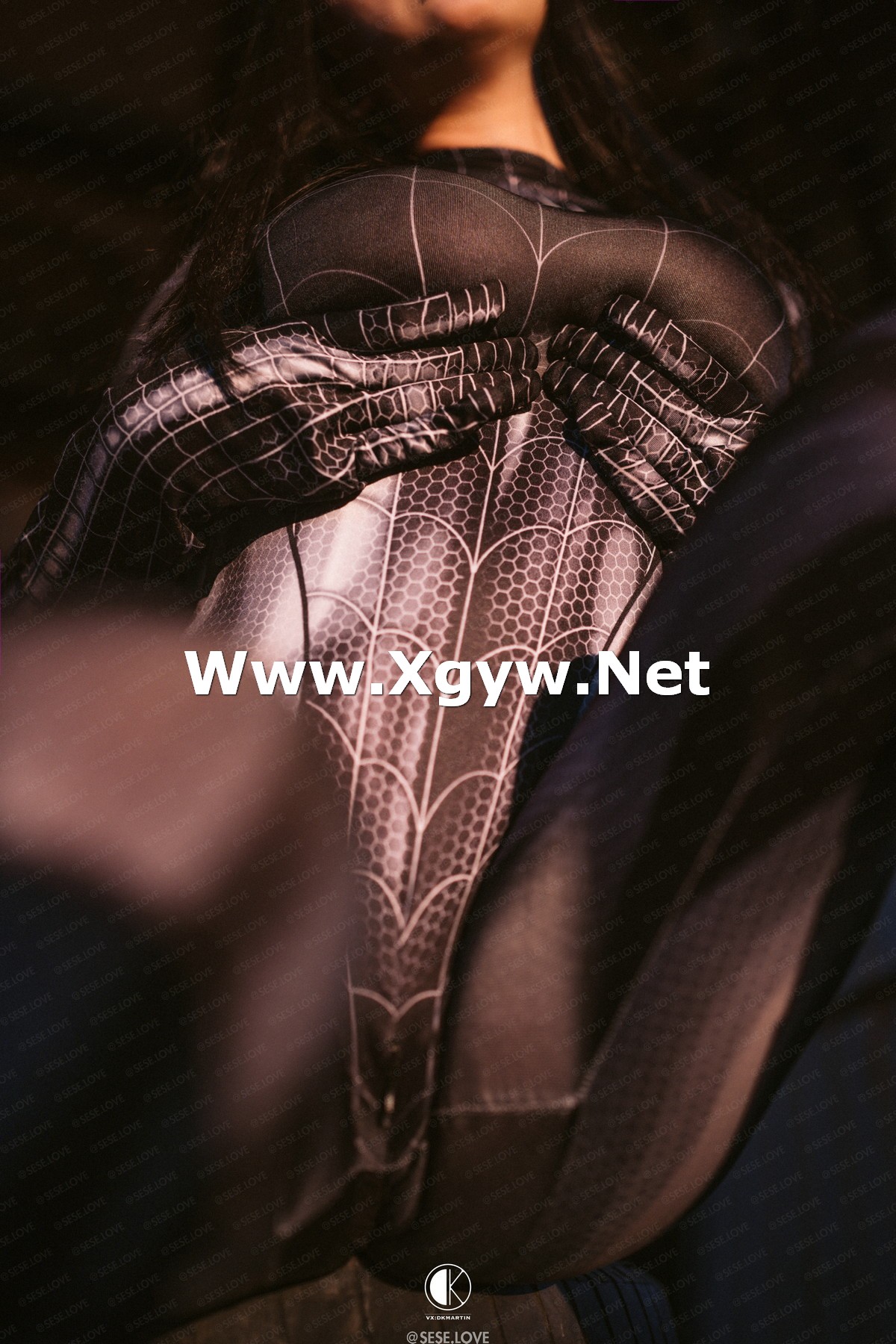 Xgyw.Net_动漫博主末夜787蜘蛛侠妹主题户外紧身蜘蛛侠服饰半脱露豪乳遮点极致诱惑写真33P