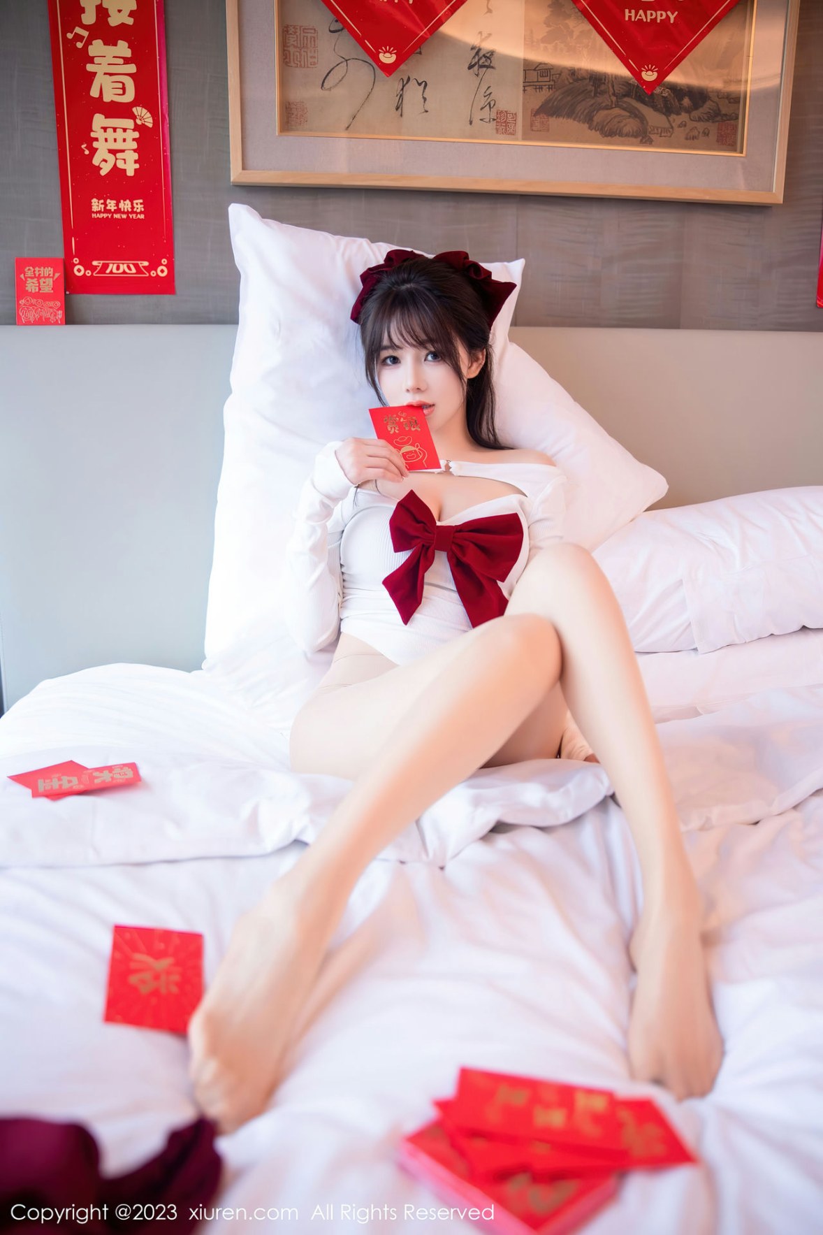 Xgyw.Net_XiuRen第6168期_模特婠婠么新春主题私房床上脱低胸服饰秀绝美身材迷人诱惑写真84P