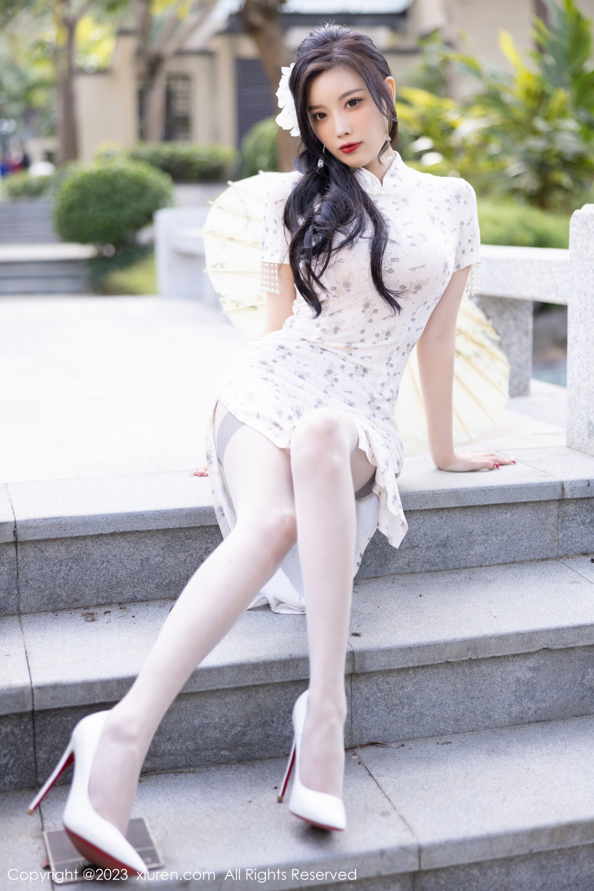 Xgyw.Net_XiuRen第6186期_女神杨晨晨Yome白色带图案旗袍露性感灰色内衣完美诱惑写真86P