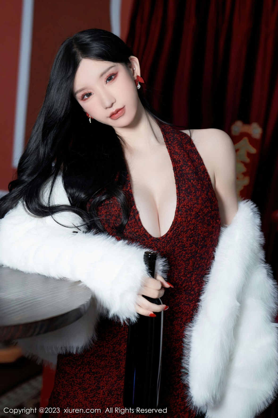 Xgyw.Net_XiuRen第6174期_女神周于希Sally新春主题低胸服饰配超薄黑丝秀完美身材诱惑写真85P