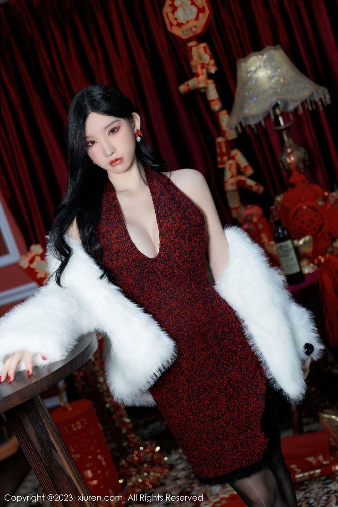 Xgyw.Net_XiuRen第6174期_女神周于希Sally新春主题低胸服饰配超薄黑丝秀完美身材诱惑写真85P