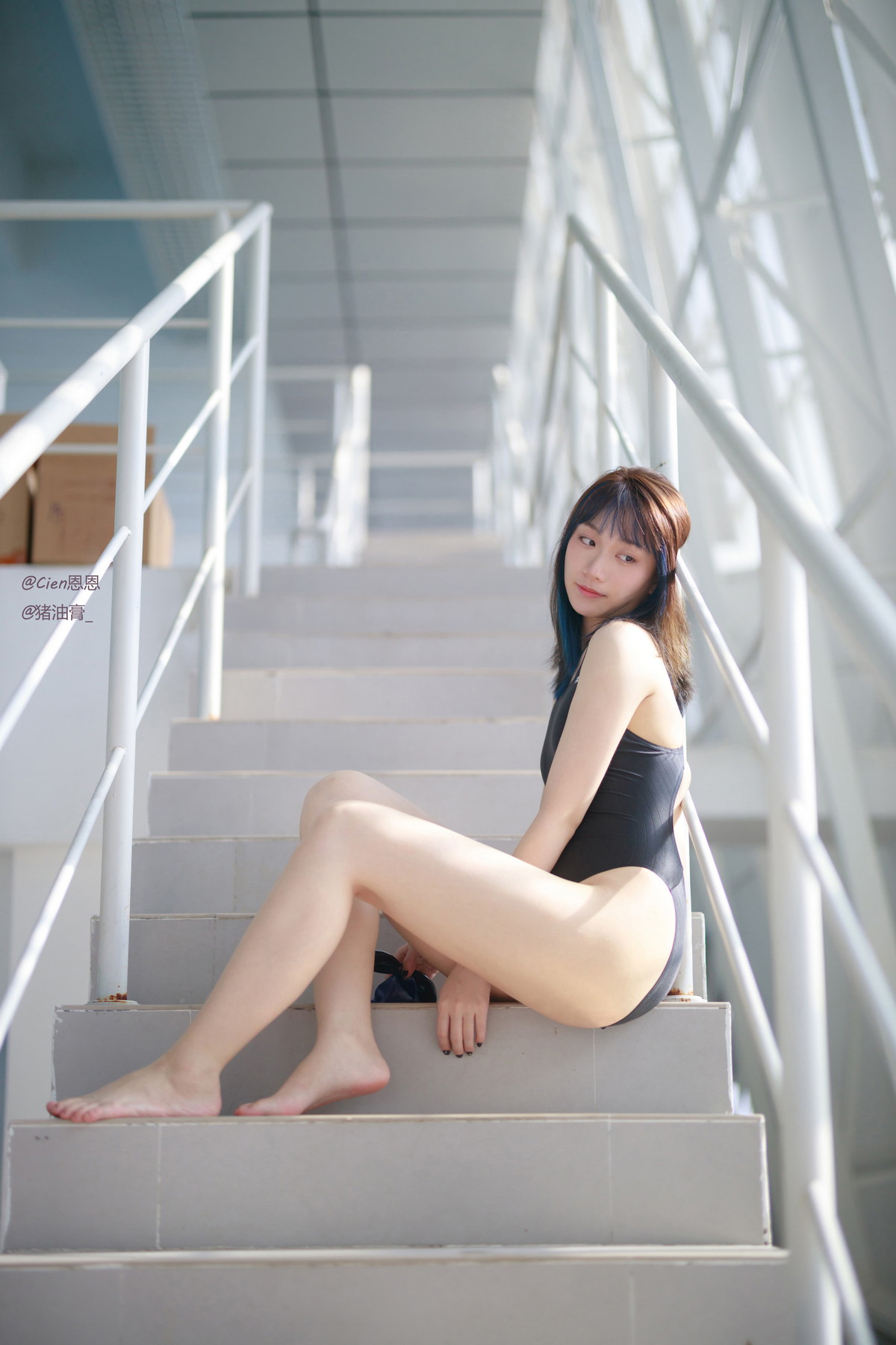 Xgyw.Net_Corer美女Cien恩恩竞泳主题泳池边性感黑色连体泳衣秀曼妙身姿迷人诱惑写真62P
