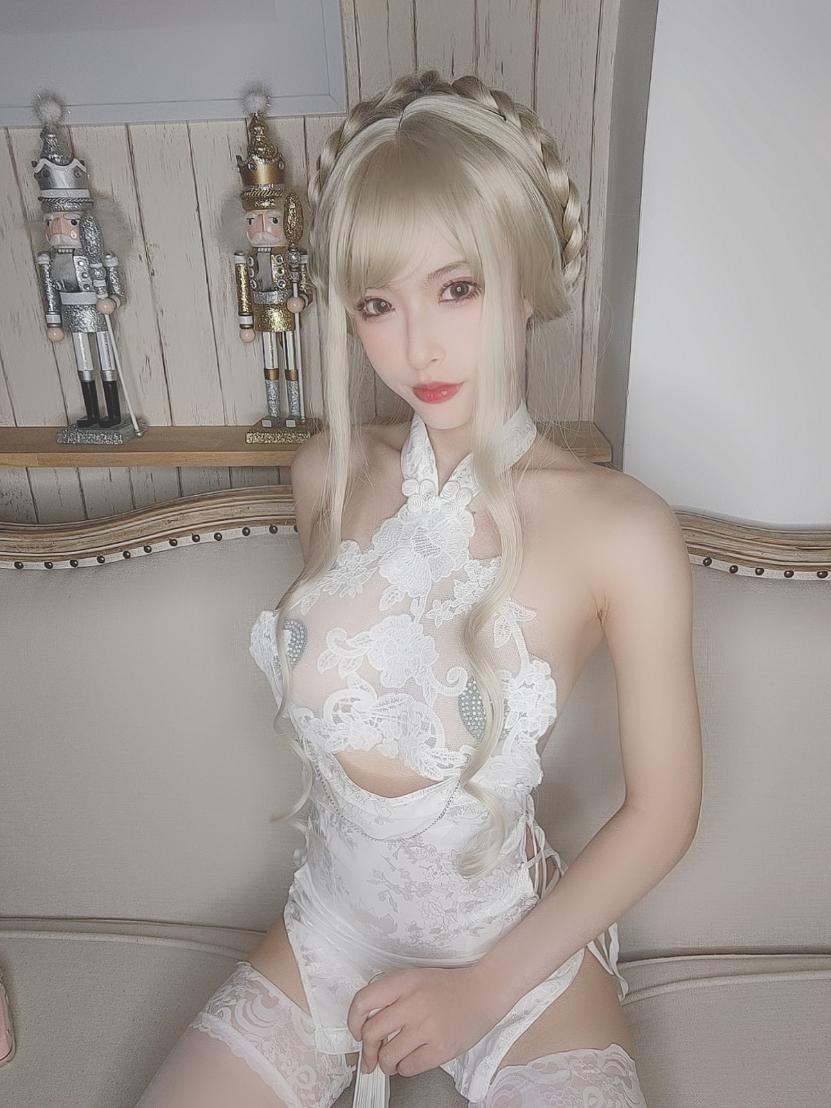 Xgyw.Net_性感尤物清水由乃金发旗袍主题私房性感白色情趣旗袍透视秀豪乳遮点诱惑写真69P