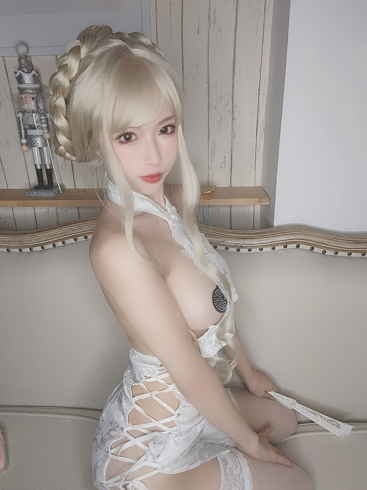 Xgyw.Net_性感尤物清水由乃金发旗袍主题私房性感白色情趣旗袍透视秀豪乳遮点诱惑写真69P