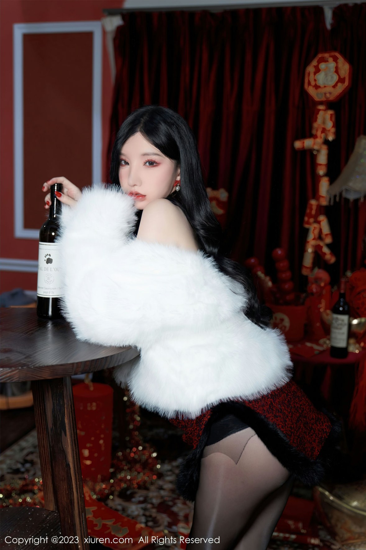 Xgyw.Net_XiuRen第6174期_女神周于希Sally新春主题低胸服饰配超薄黑丝秀完美身材诱惑写真85P