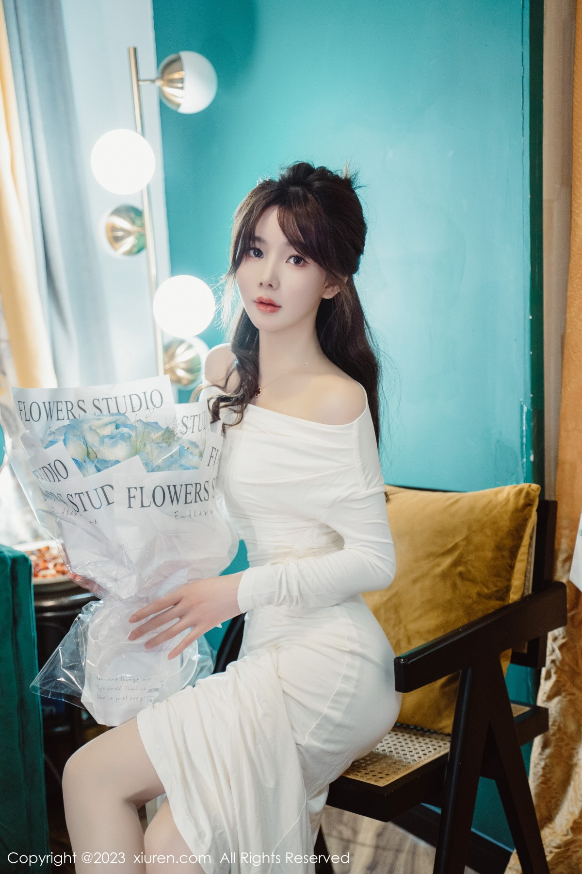 Xgyw.Net_XiuRen第6182期_模特婠婠么脱白色连衣长裙露蕾丝内衣配开档白丝迷人诱惑写真79P