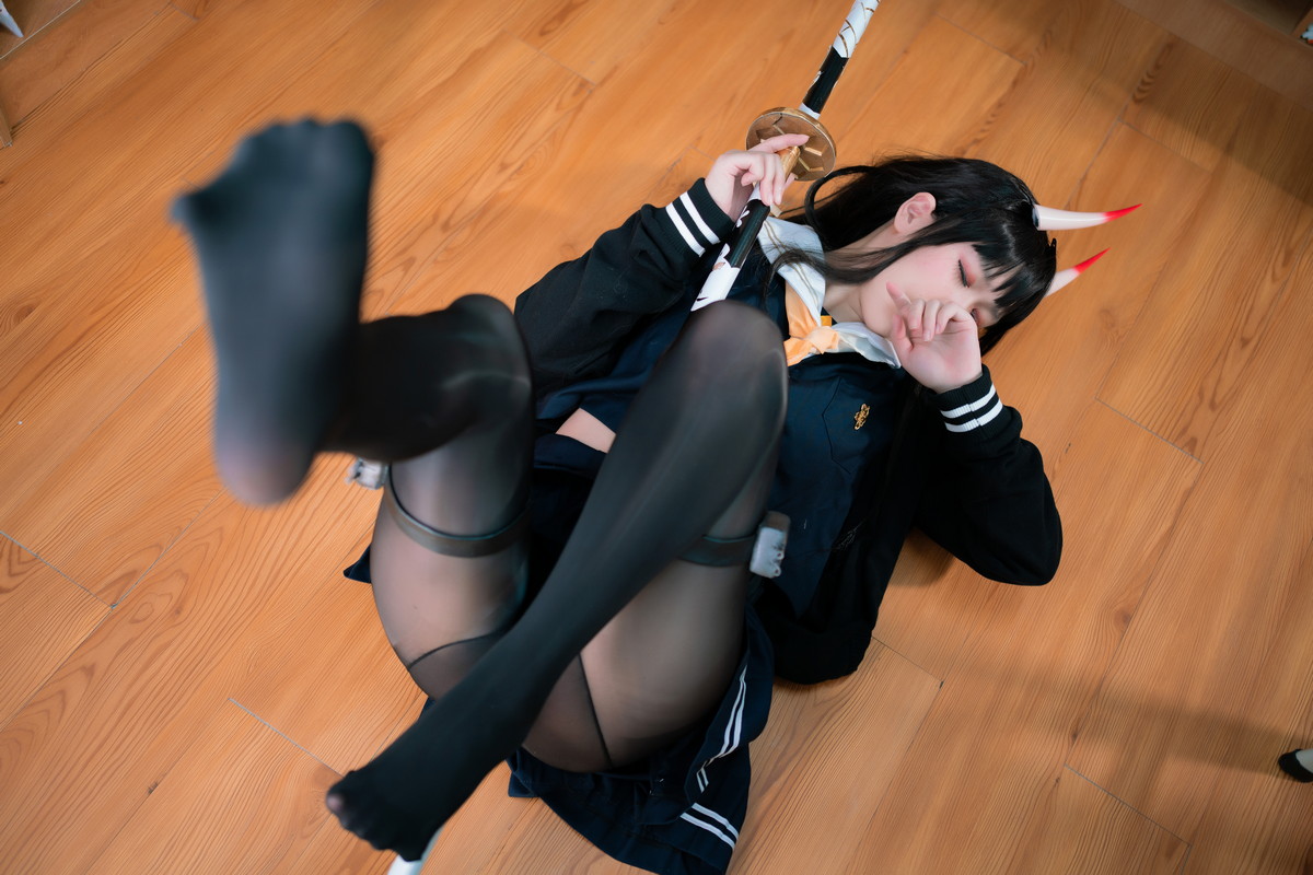 Xgyw.Net_Corer美女流年不停_w能代主题性感学生制服半撩露超薄黑丝秀蕾丝内裤诱惑写真36P