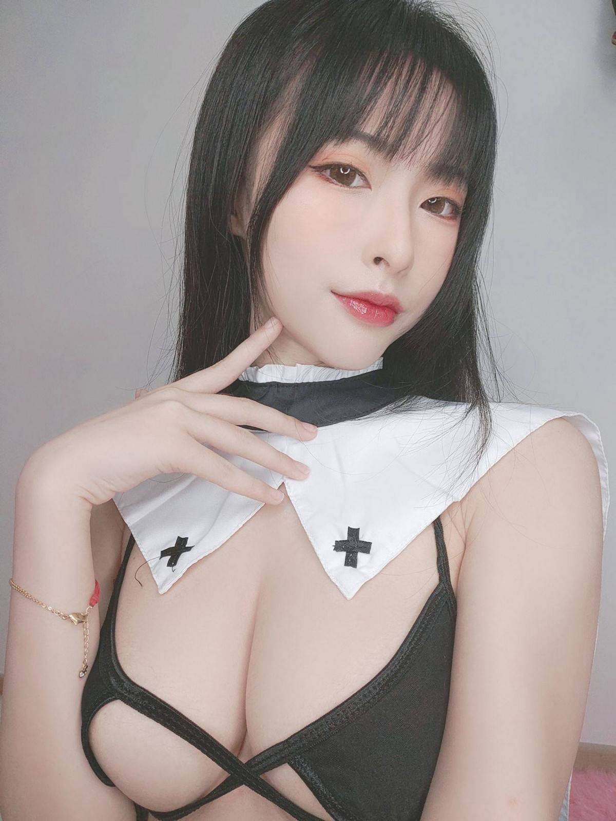 Xgyw.Net_性感尤物清水由乃黑丝修女主题私房性感黑色连体衣配超薄黑丝秀美腿诱惑写真29P