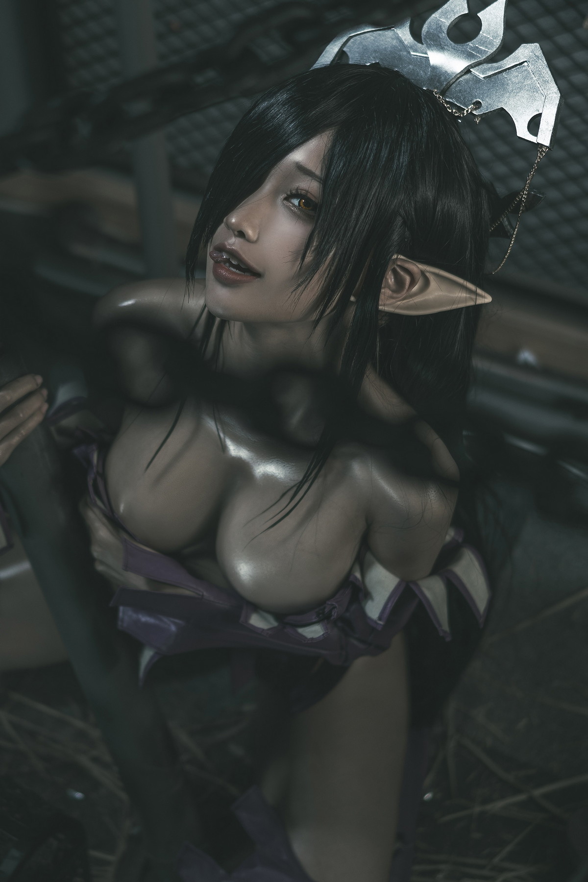 Xgyw.Net_动漫博主蠢沫沫黑兽女王主题私房性感情趣服饰露黑色内衣秀油亮肌肤诱惑写真35P