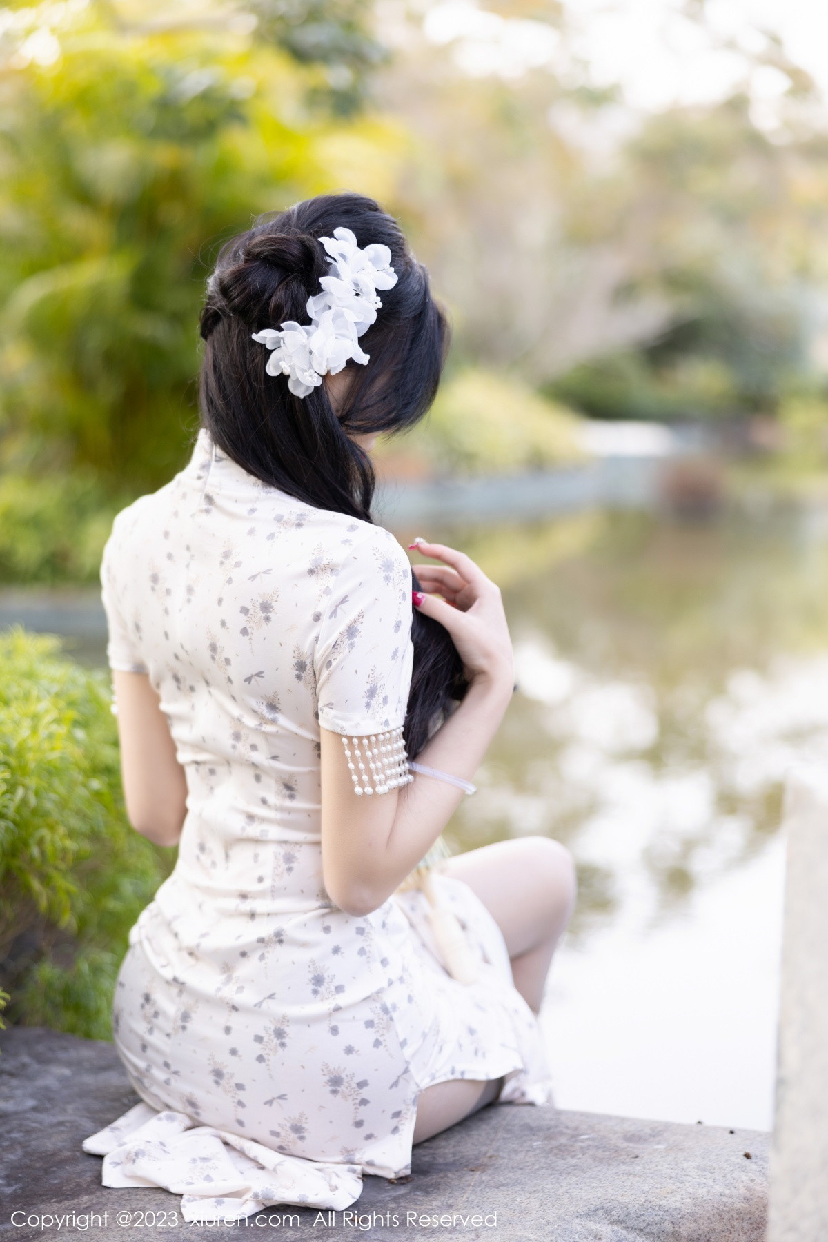 Xgyw.Net_XiuRen第6186期_女神杨晨晨Yome白色带图案旗袍露性感灰色内衣完美诱惑写真86P