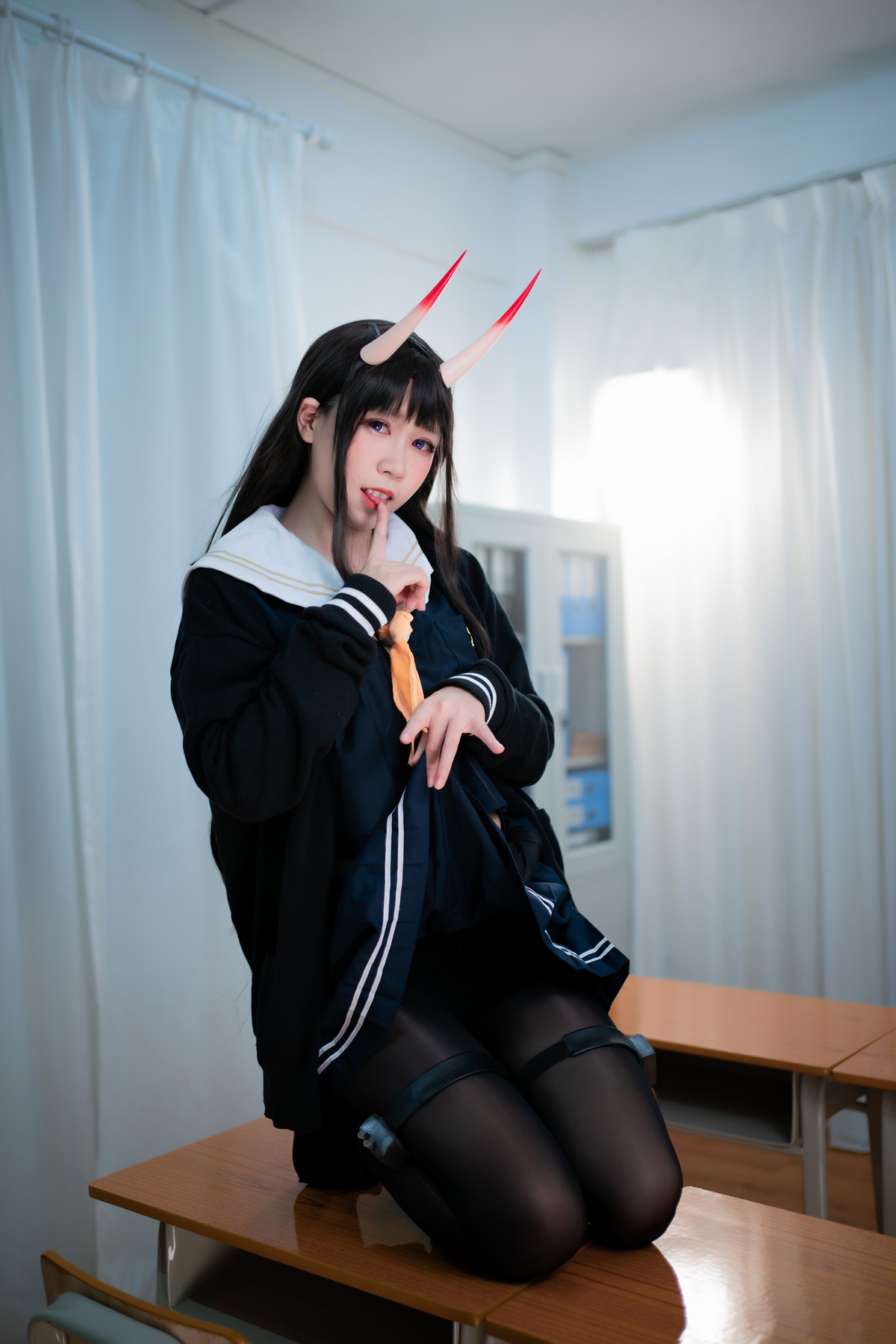 Xgyw.Net_Corer美女流年不停_w能代主题性感学生制服半撩露超薄黑丝秀蕾丝内裤诱惑写真36P