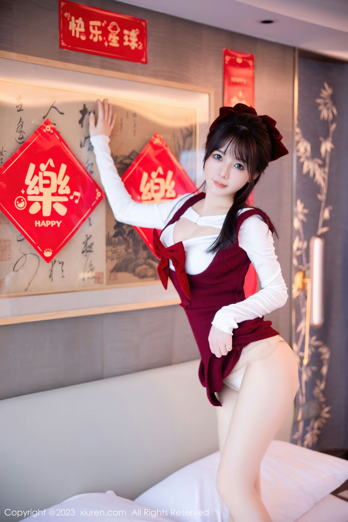Xgyw.Net_XiuRen第6168期_模特婠婠么新春主题私房床上脱低胸服饰秀绝美身材迷人诱惑写真84P