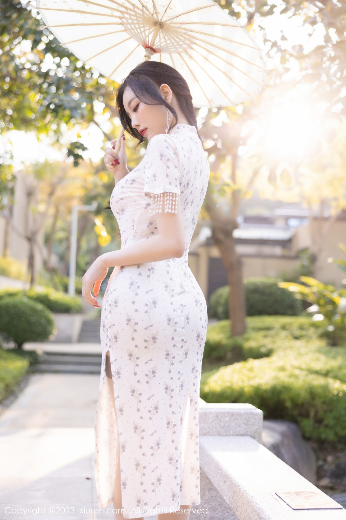 Xgyw.Net_XiuRen第6186期_女神杨晨晨Yome白色带图案旗袍露性感灰色内衣完美诱惑写真86P