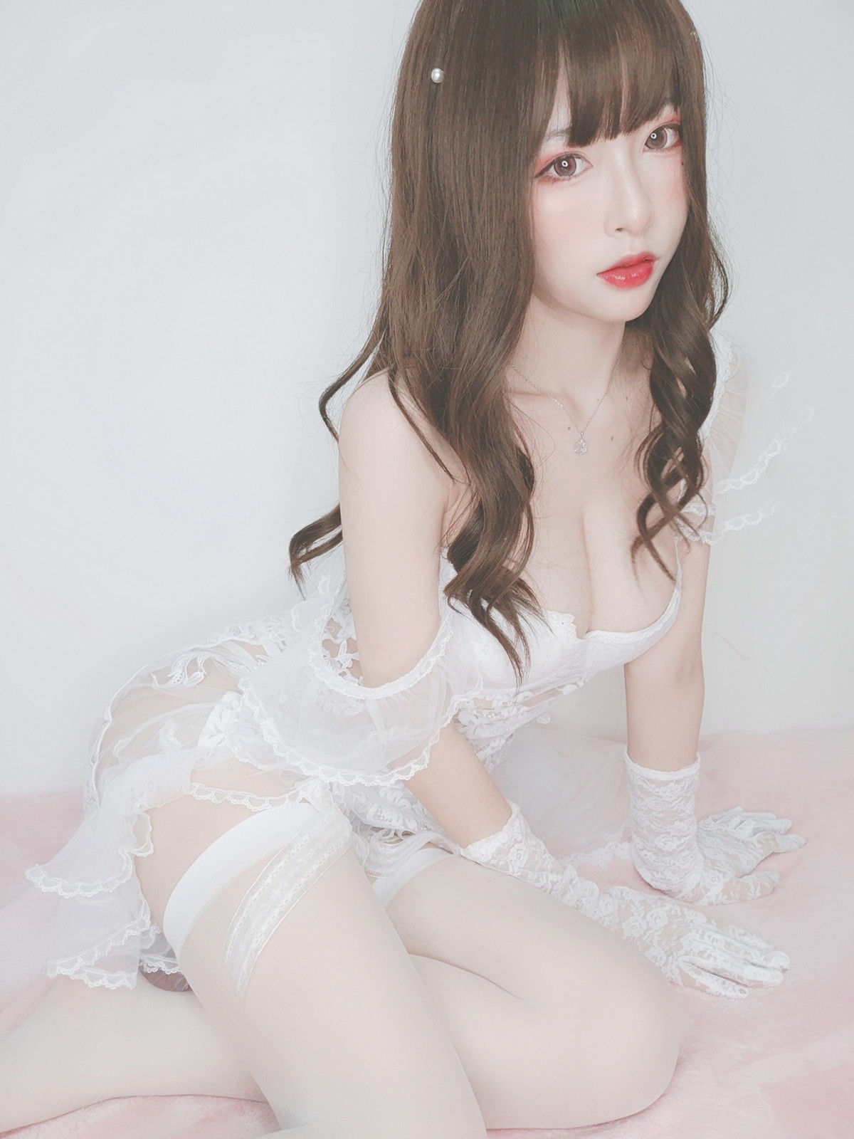 Xgyw.Net_性感尤物清水由乃花嫁自拍主题性感白色低胸婚纱秀完美身材露豪乳诱惑写真44P
