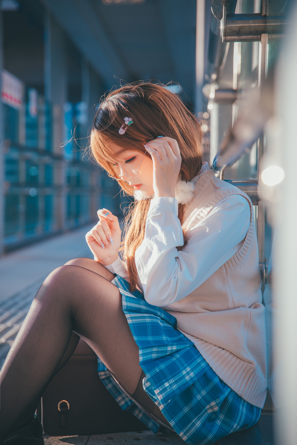Xgyw.Net_Cos小姐姐雪琪JK夕阳主题学校里性感学生制服露超薄黑丝裤袜秀美腿迷人写真25P
