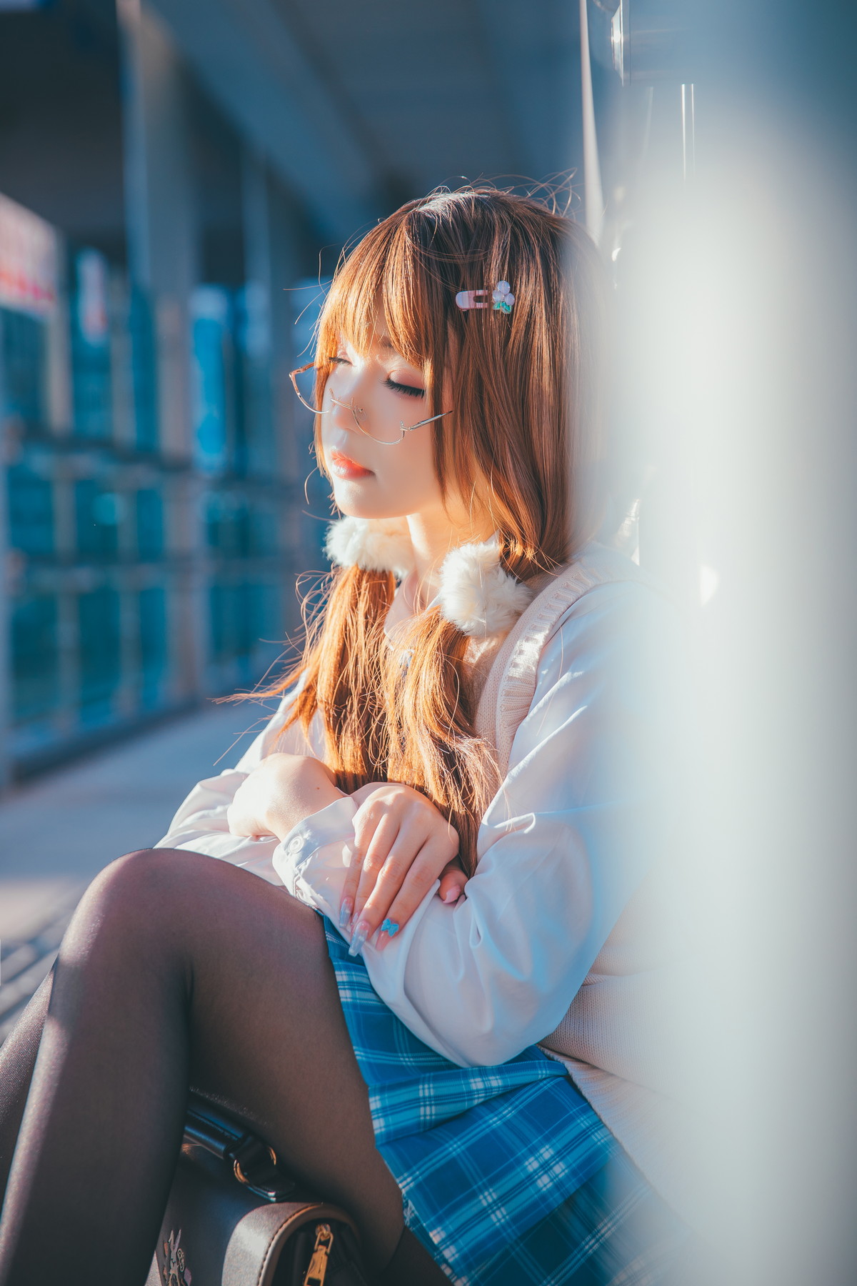 Xgyw.Net_Cos小姐姐雪琪JK夕阳主题学校里性感学生制服露超薄黑丝裤袜秀美腿迷人写真25P
