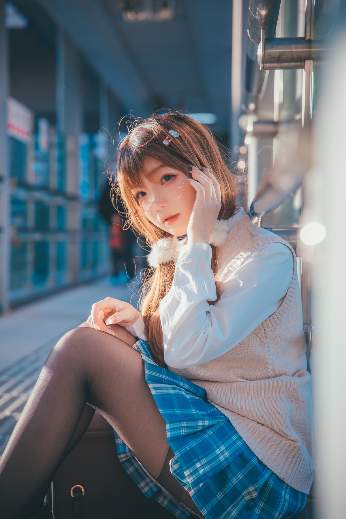 Xgyw.Net_Cos小姐姐雪琪JK夕阳主题学校里性感学生制服露超薄黑丝裤袜秀美腿迷人写真25P