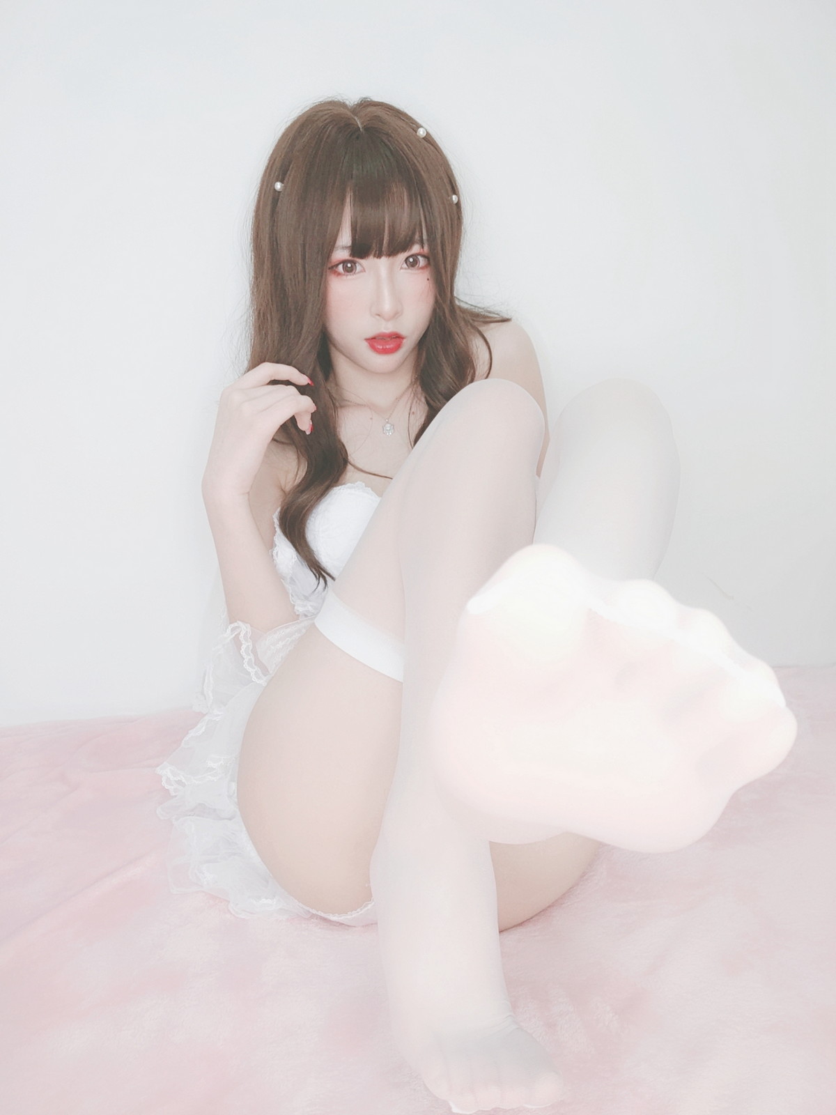 Xgyw.Net_性感尤物清水由乃花嫁自拍主题性感白色低胸婚纱秀完美身材露豪乳诱惑写真44P