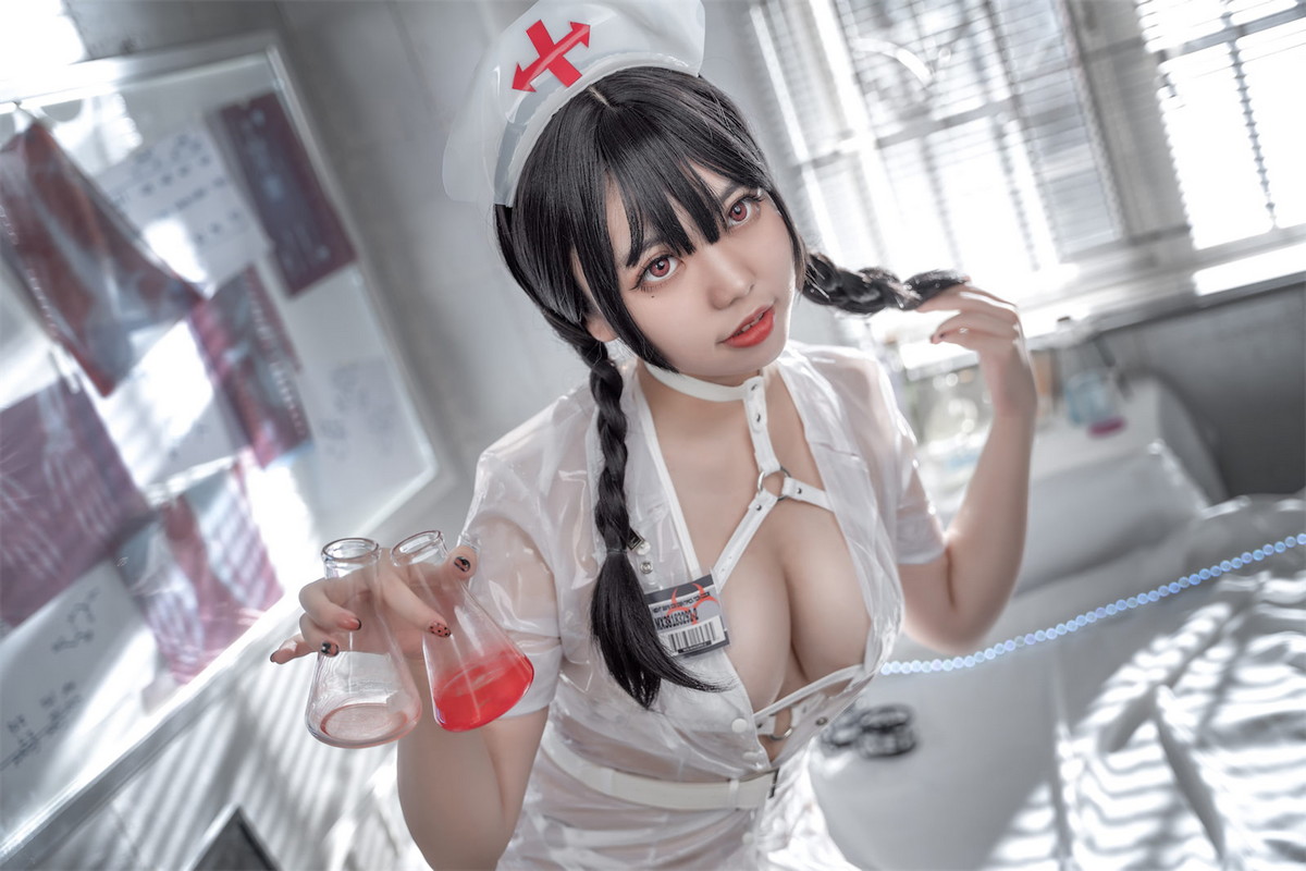 Xgyw.Net_网络美女啊日日_Ganlory未来白色护士主题性感透明胶衣装秀丰满身材诱惑写真52P