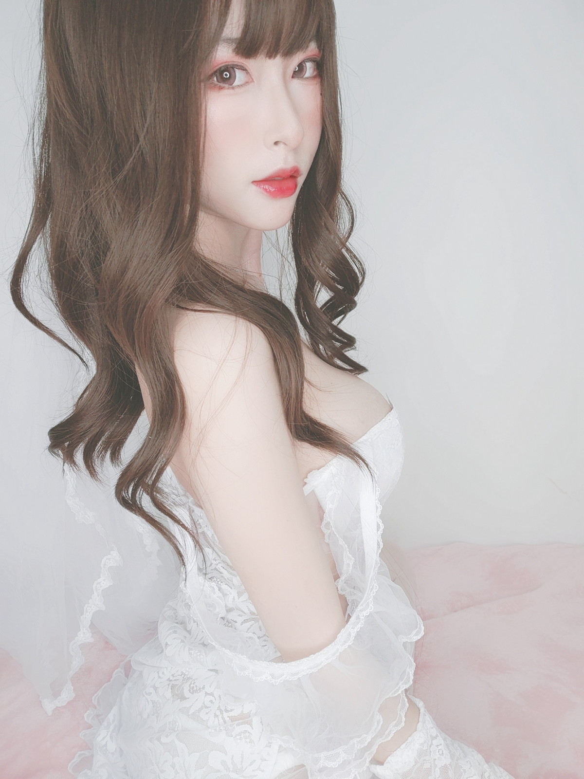 Xgyw.Net_性感尤物清水由乃花嫁自拍主题性感白色低胸婚纱秀完美身材露豪乳诱惑写真44P