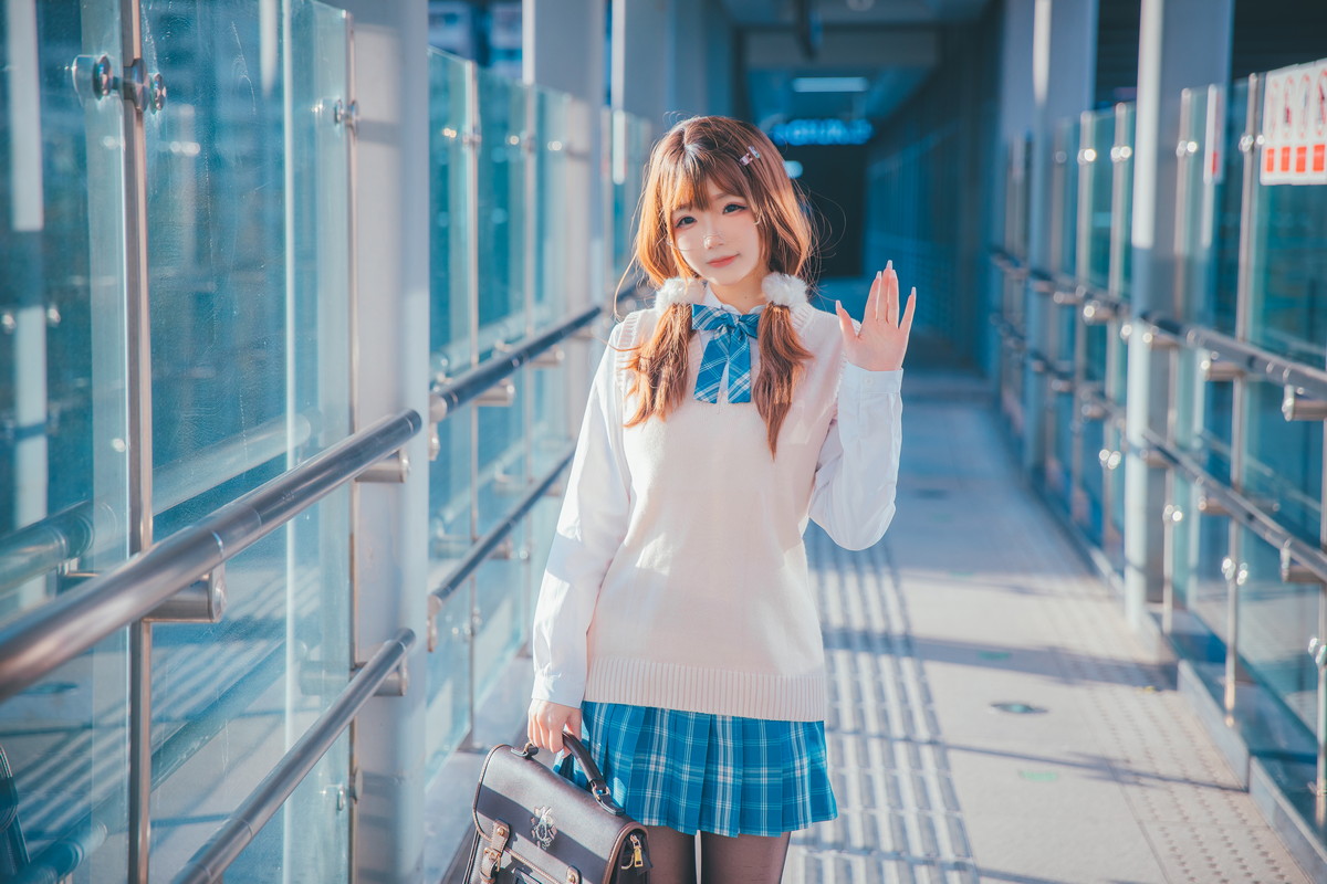 Xgyw.Net_Cos小姐姐雪琪JK夕阳主题学校里性感学生制服露超薄黑丝裤袜秀美腿迷人写真25P