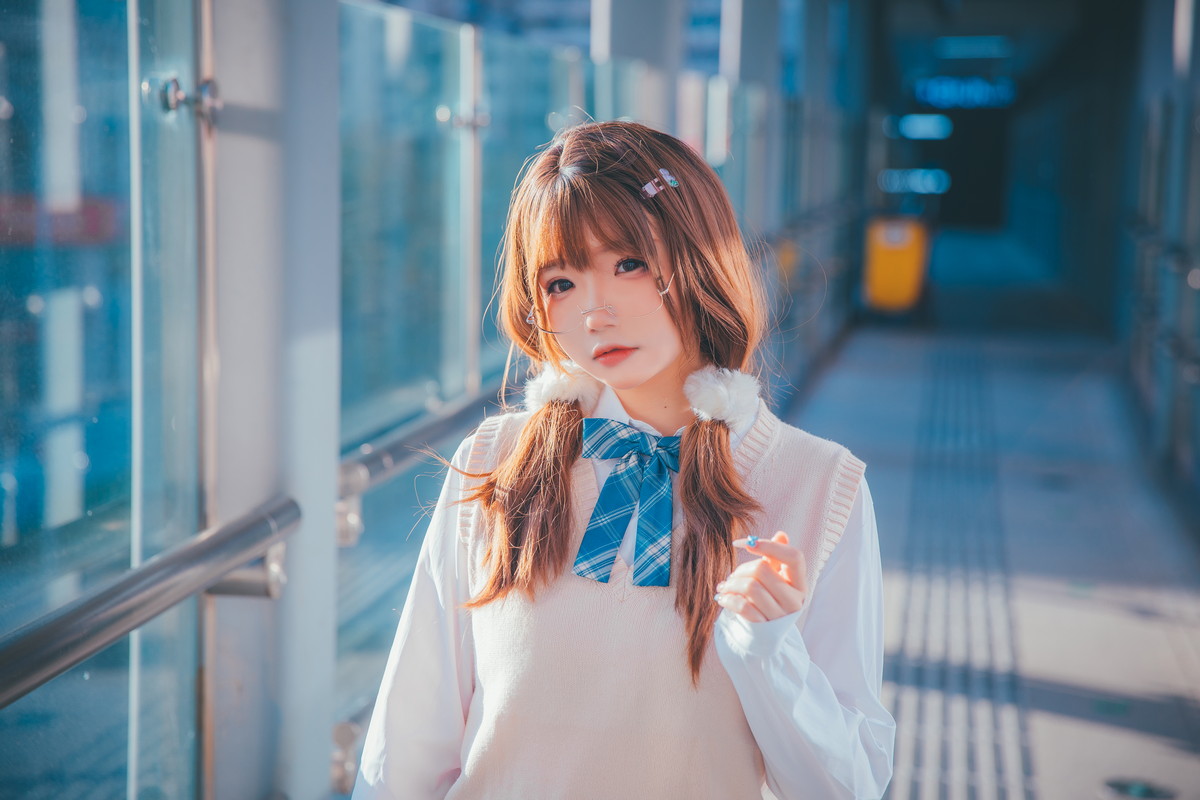 Xgyw.Net_Cos小姐姐雪琪JK夕阳主题学校里性感学生制服露超薄黑丝裤袜秀美腿迷人写真25P