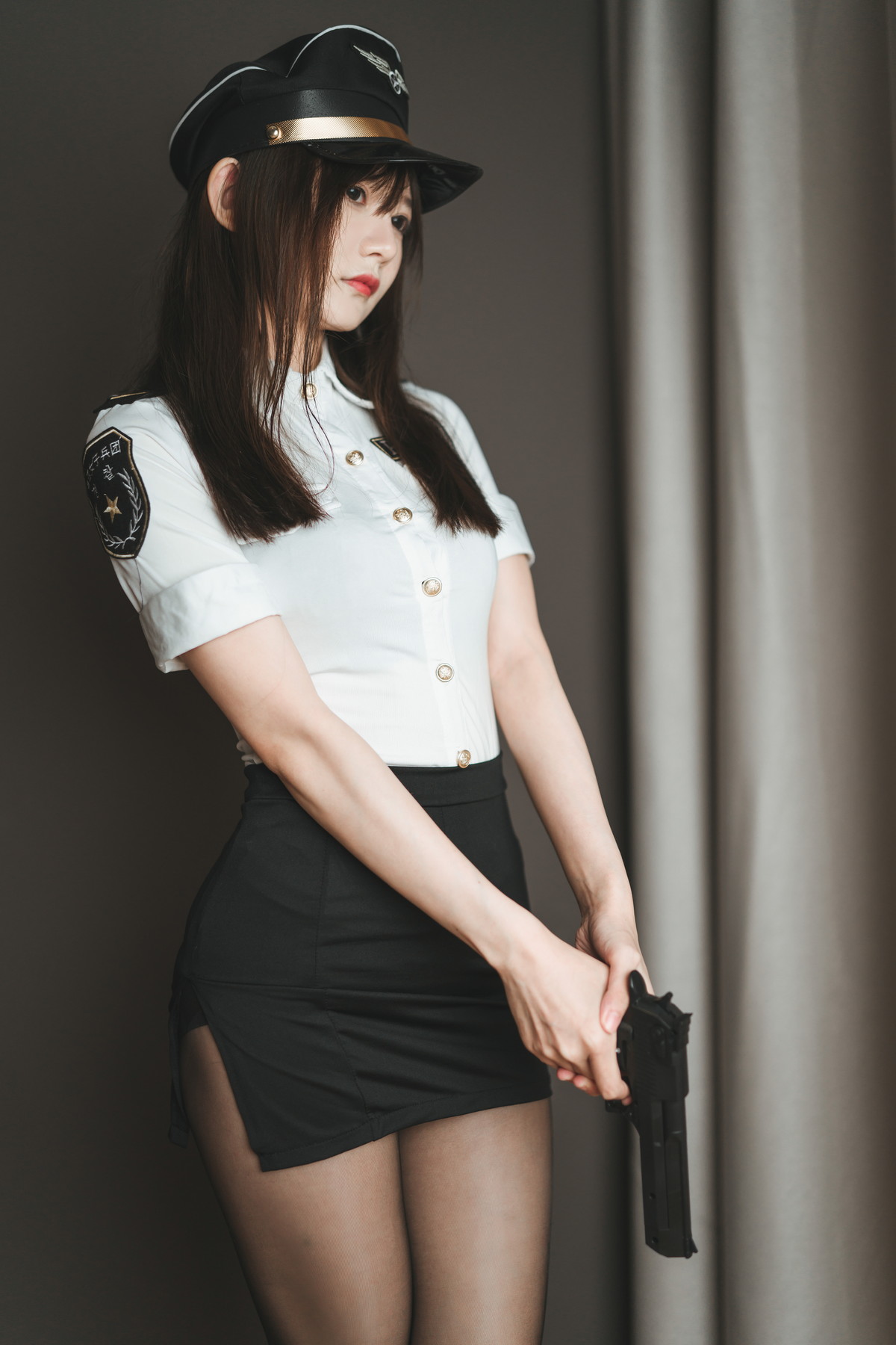 Xgyw.Net_网络美女51酱制服主题性感女警制服情趣捆绑半脱露黑色蕾丝内衣诱惑写真71P