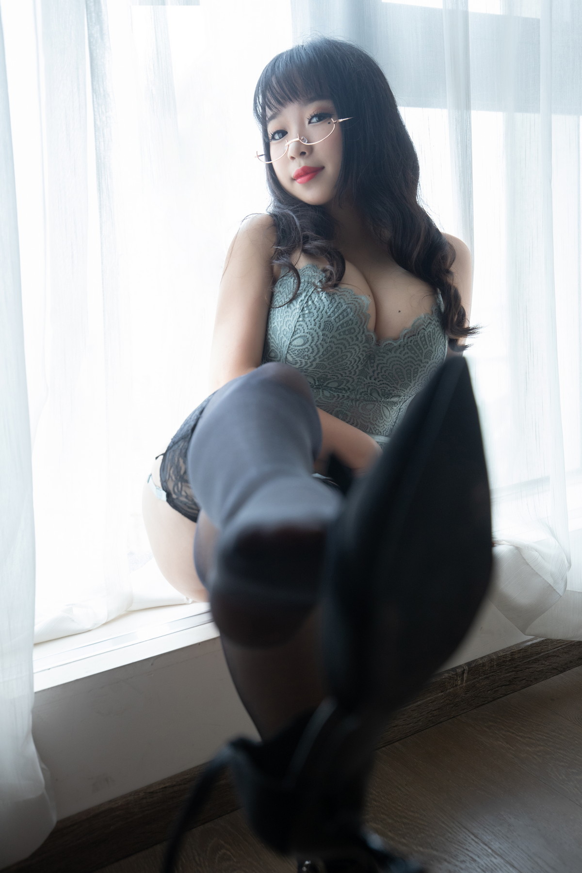 Xgyw.Net_网络美女胡桃猫Kurumineko醉酒当歌主题蕾丝内衣配黑丝吊袜秀丰满身材诱惑写真135P