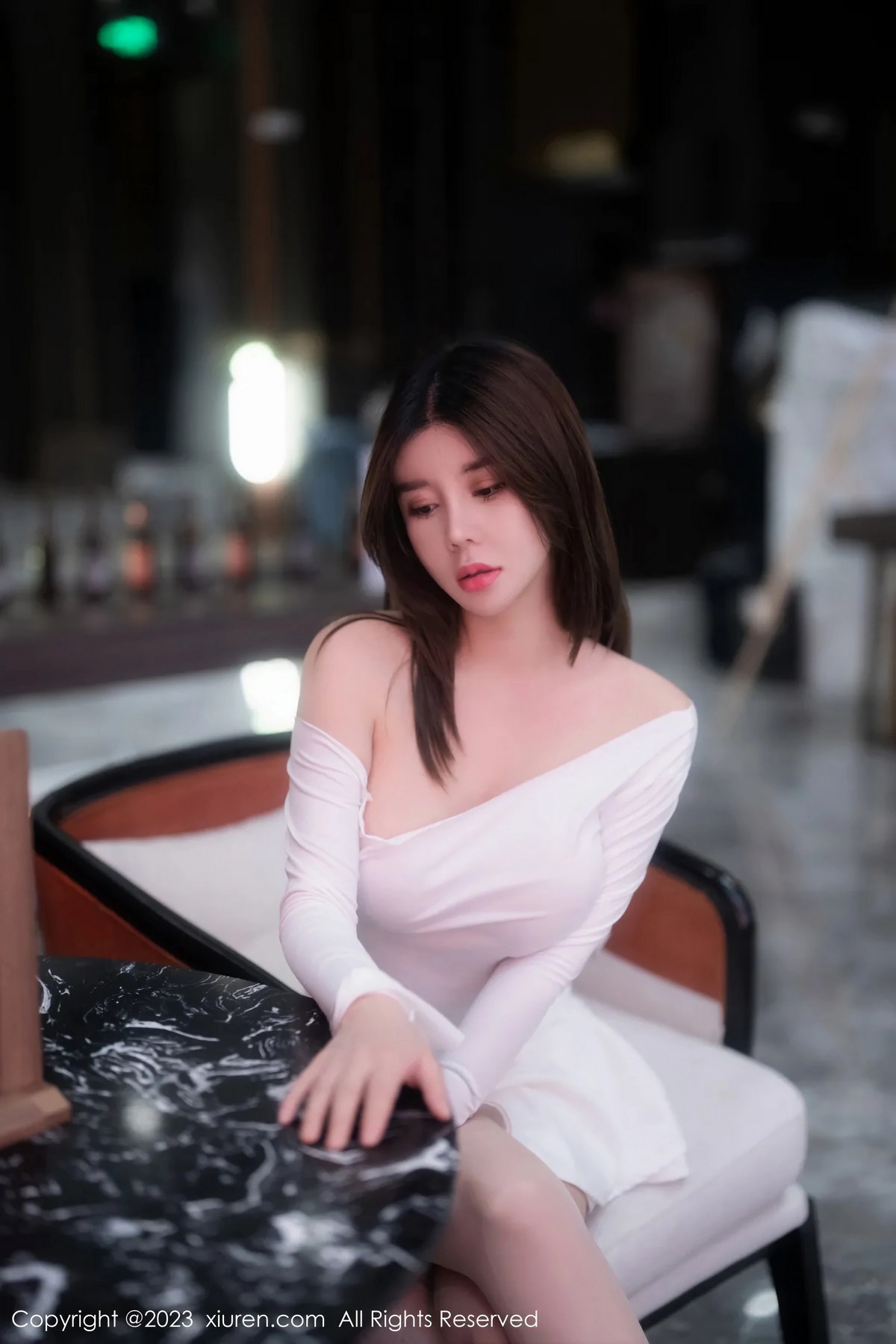 Xgyw.Net_XiuRen第6218期_模特周jojobaby性感露肩白裙配超薄无内肉丝秀惹火身材诱惑写真60P