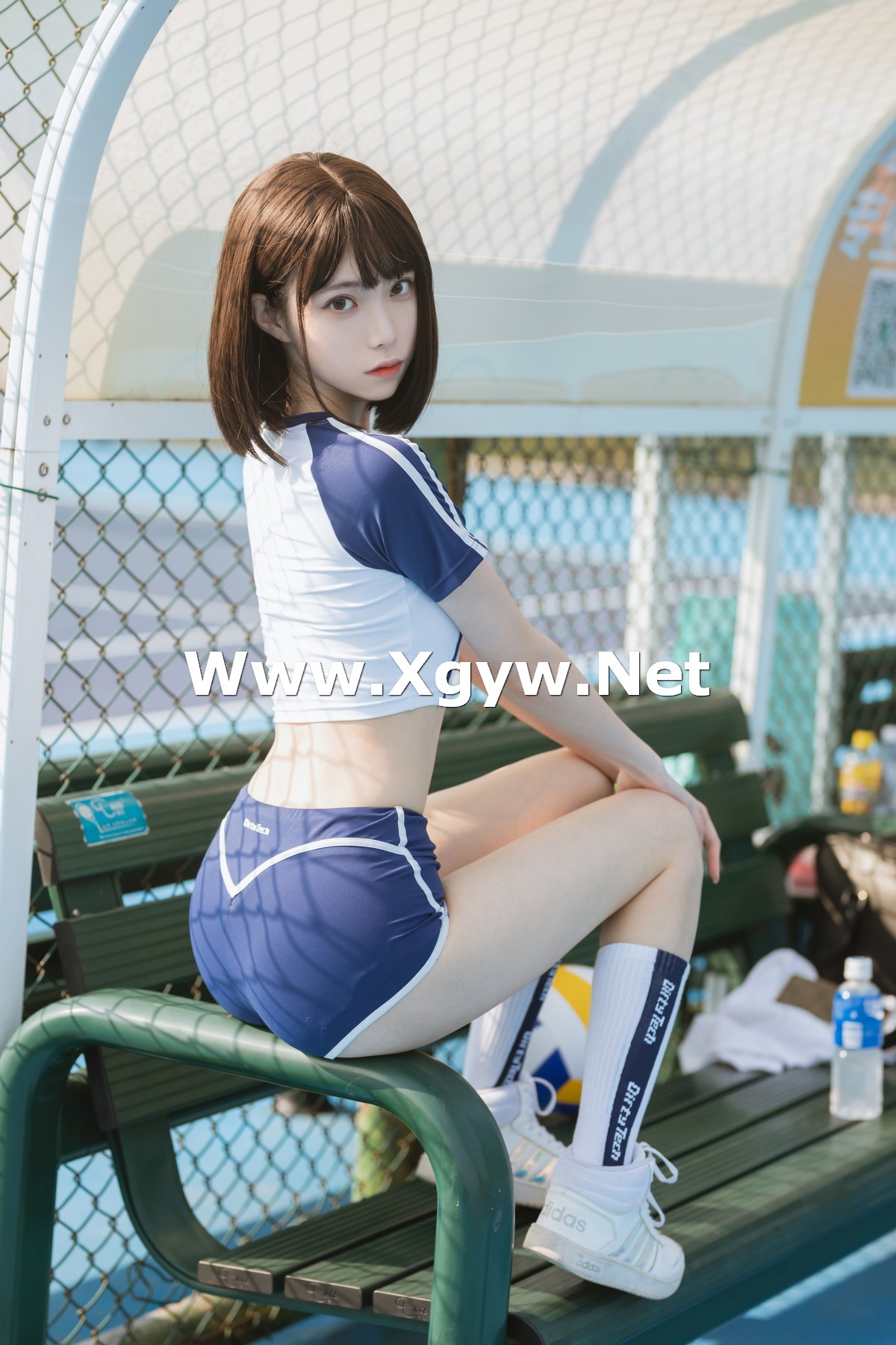 Xgyw.Net_网络美女许岚夏日运动服主题户外球场性感运动装秀曼妙身姿迷人诱惑写真40P