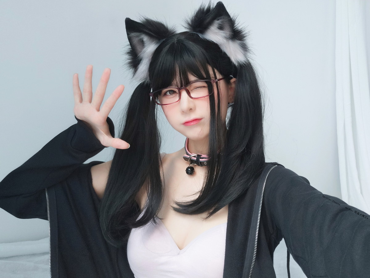Xgyw.Net_萌妹子眼酱大魔王w黑猫主题脱黑色外衣露性感粉色内衣秀豪乳翘臀诱惑写真26P