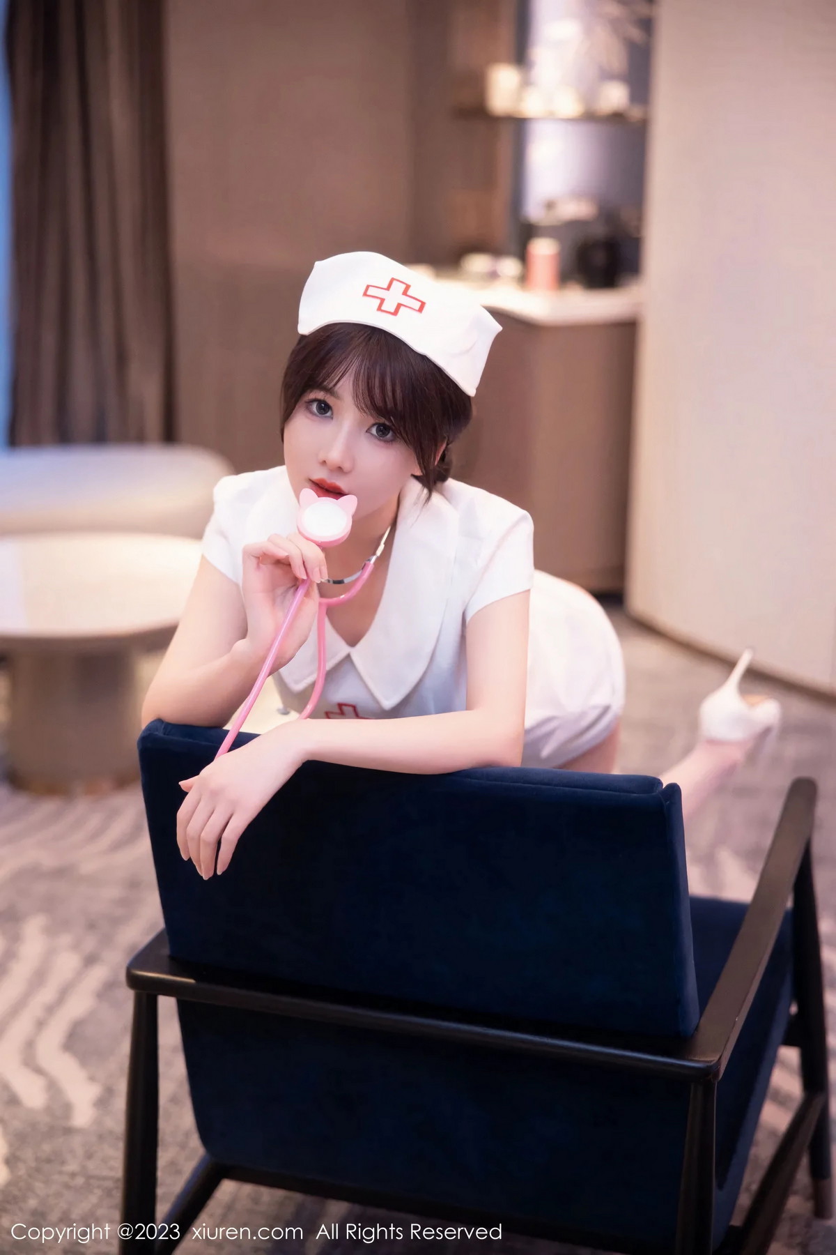 Xgyw.Net_XiuRen第6221期_模特婠婠么性感白色情趣护士服配白丝吊袜秀曼妙身姿绝美写真81P