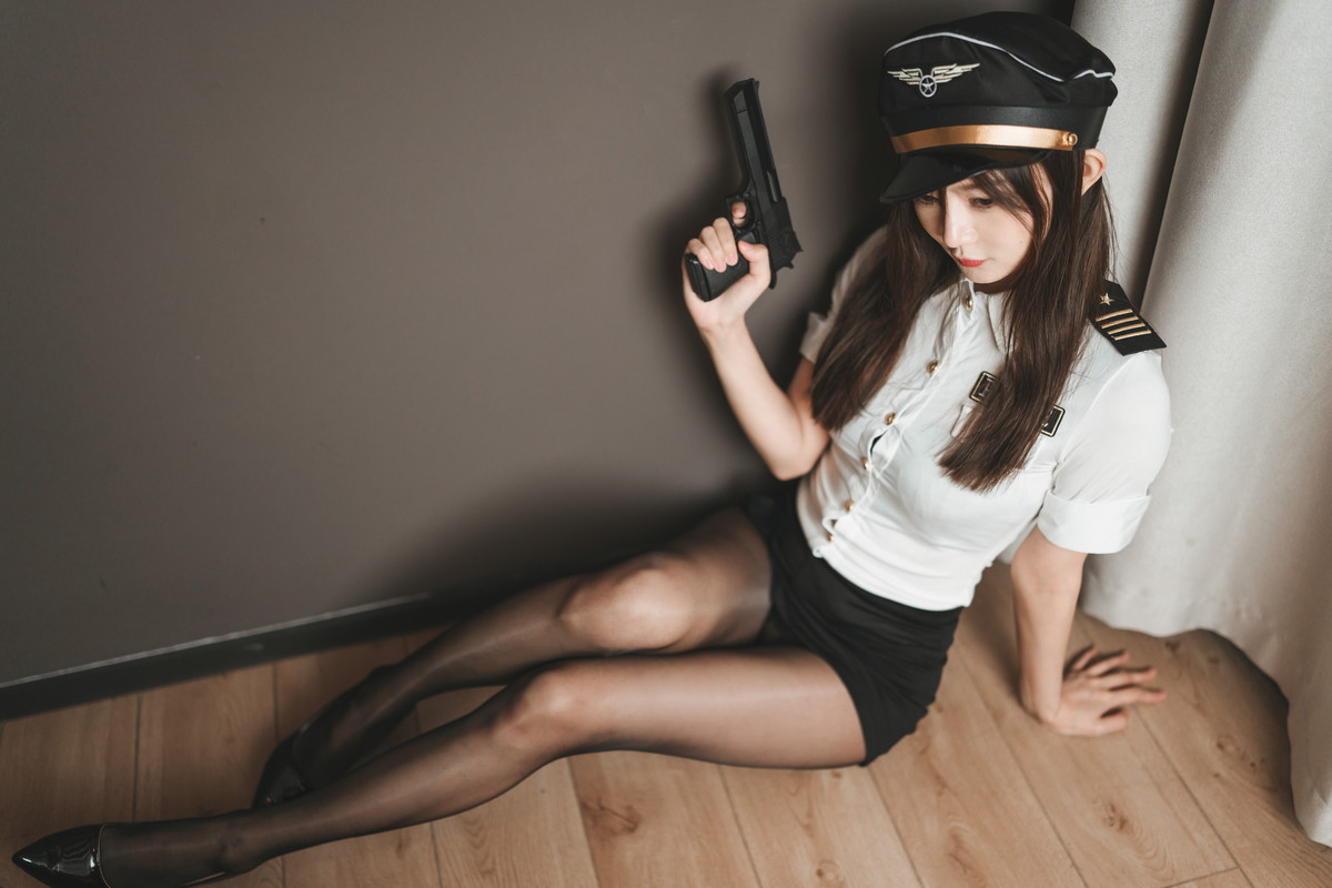 Xgyw.Net_网络美女51酱制服主题性感女警制服情趣捆绑半脱露黑色蕾丝内衣诱惑写真71P