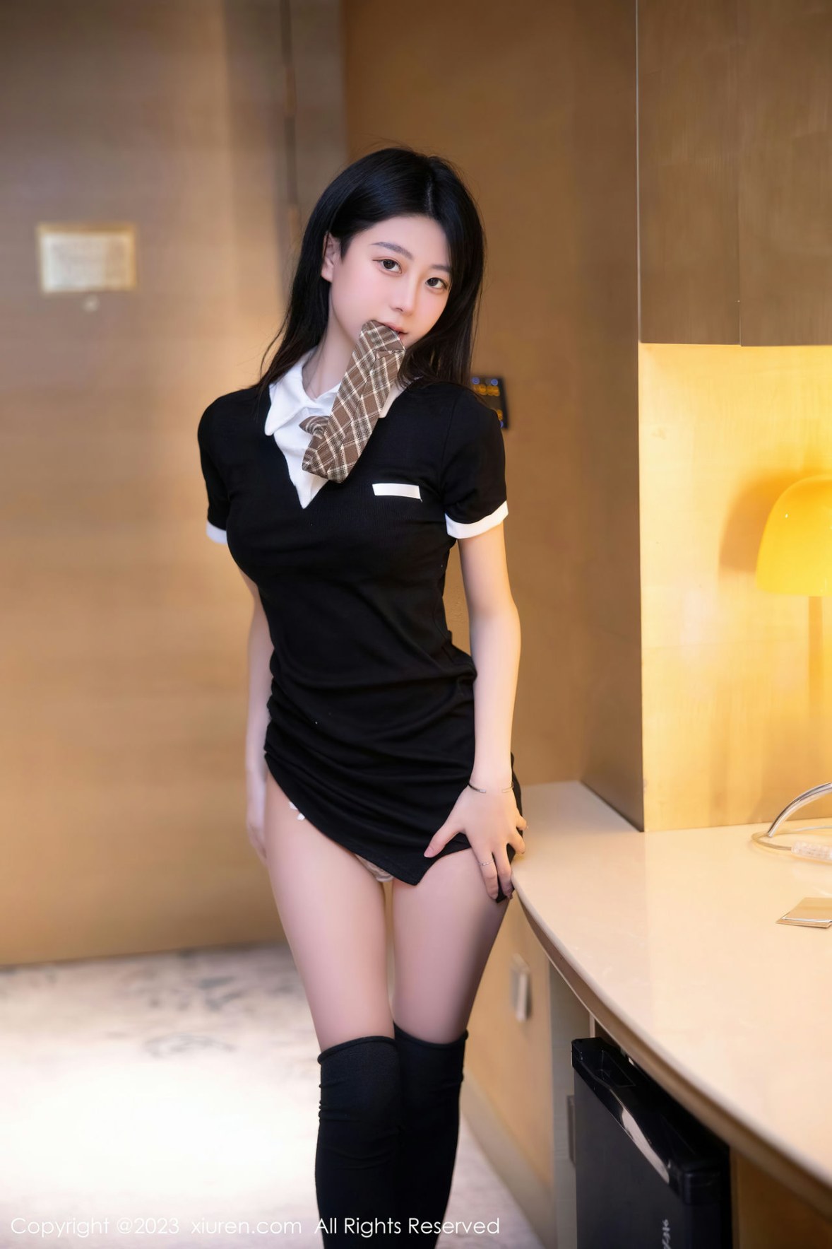 Xgyw.Net_XiuRen第6210期_新人模特谢小蒽私房半脱学生制服露白色蕾丝内衣迷人诱惑写真91P
