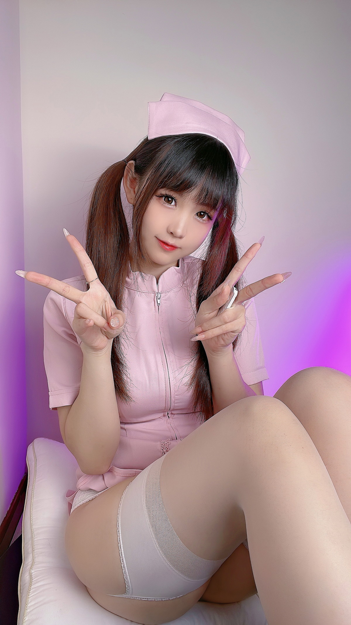 Xgyw.Net_网络美女miko酱ww护士姐姐主题性感粉色护士装配肉丝吊袜秀美腿玉足迷人写真27P