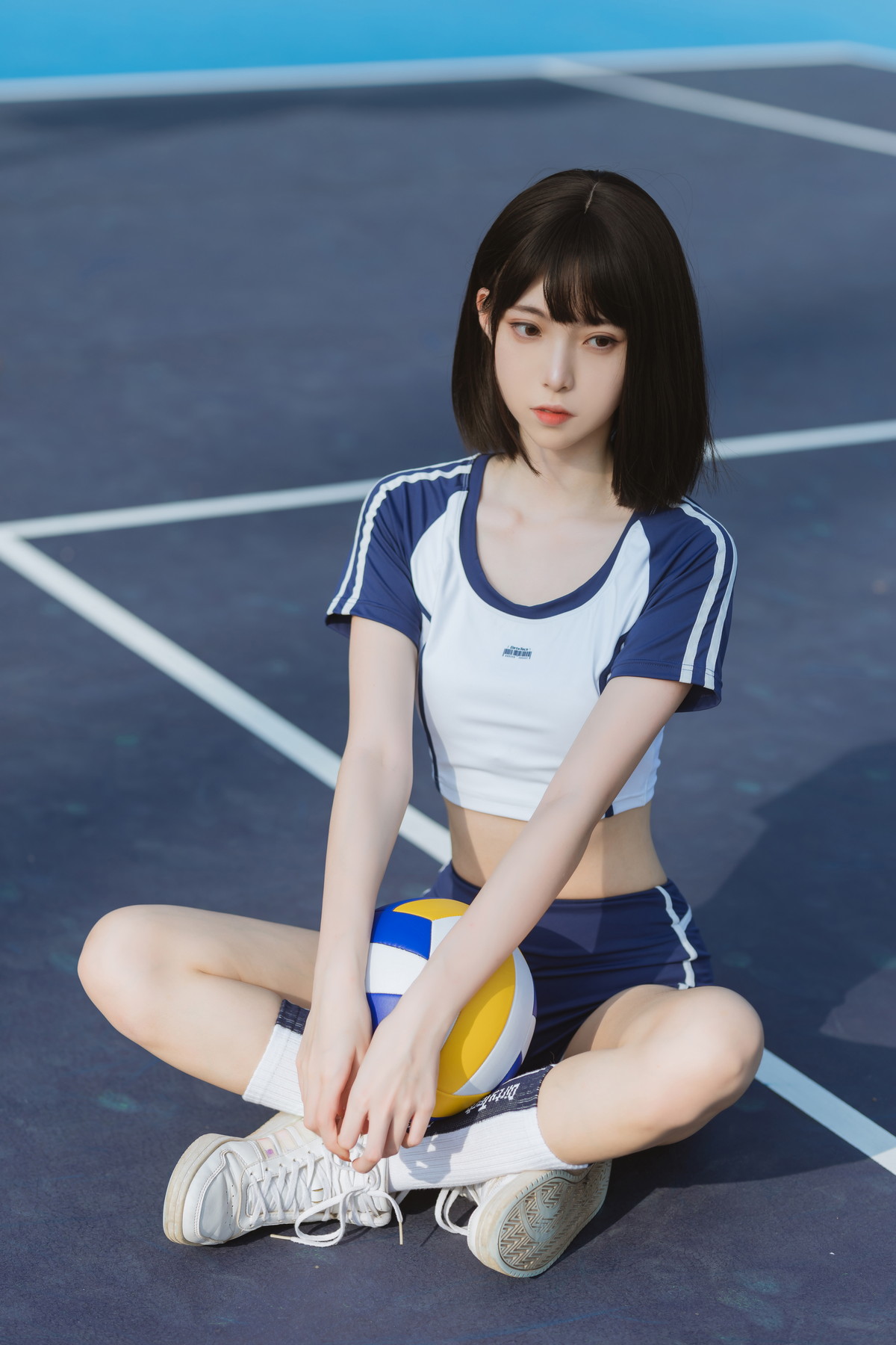 Xgyw.Net_网络美女许岚夏日运动服主题户外球场性感运动装秀曼妙身姿迷人诱惑写真40P