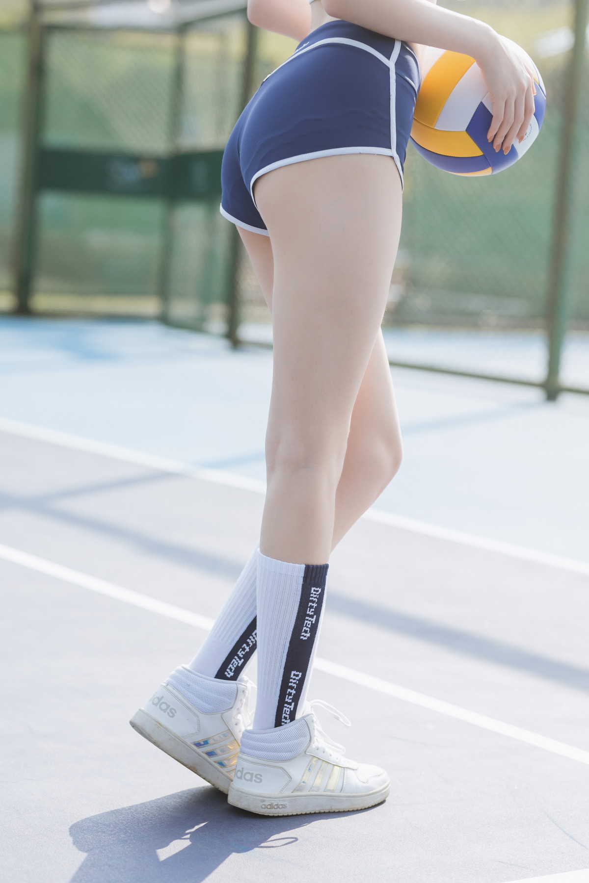 Xgyw.Net_网络美女许岚夏日运动服主题户外球场性感运动装秀曼妙身姿迷人诱惑写真40P