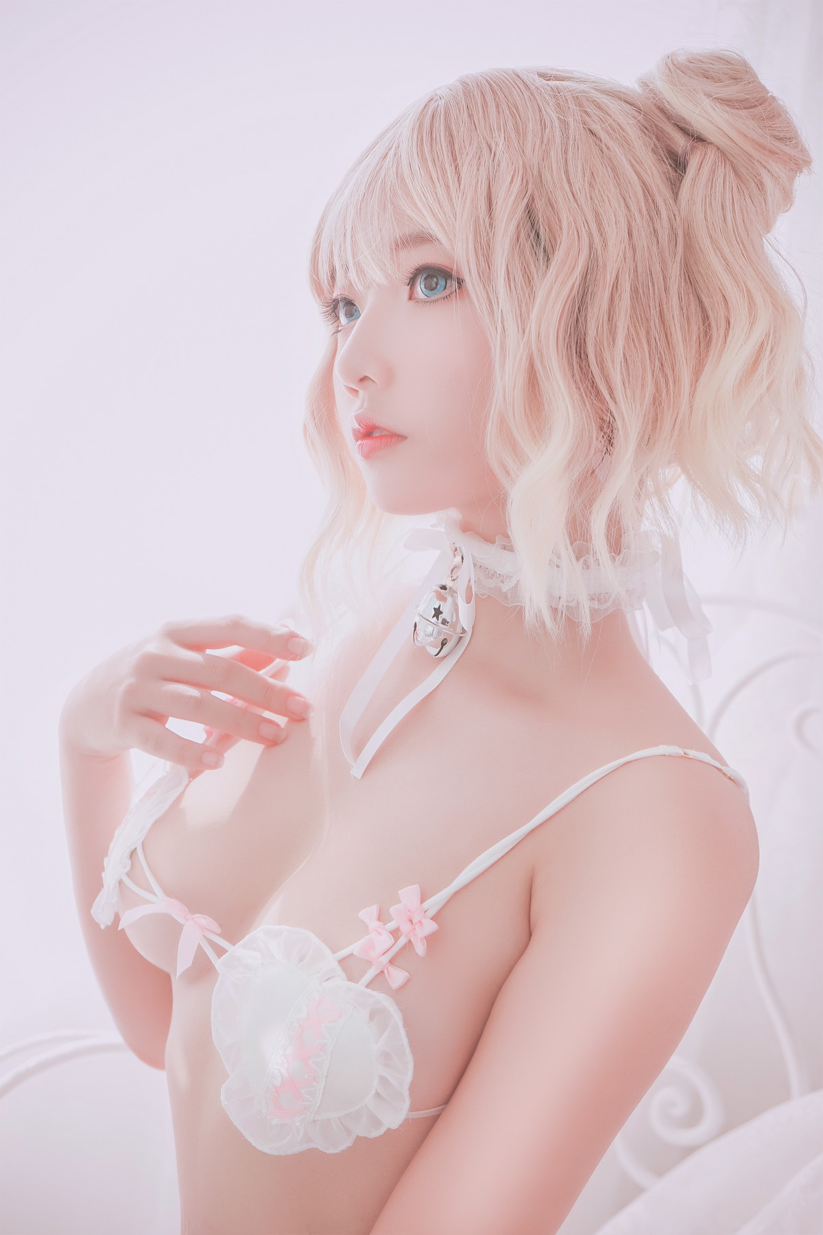 Xgyw.Net_越南小姐姐Messie Huang-Pure Bath主题私房浴缸里花瓣浴情趣内衣诱惑写真26P