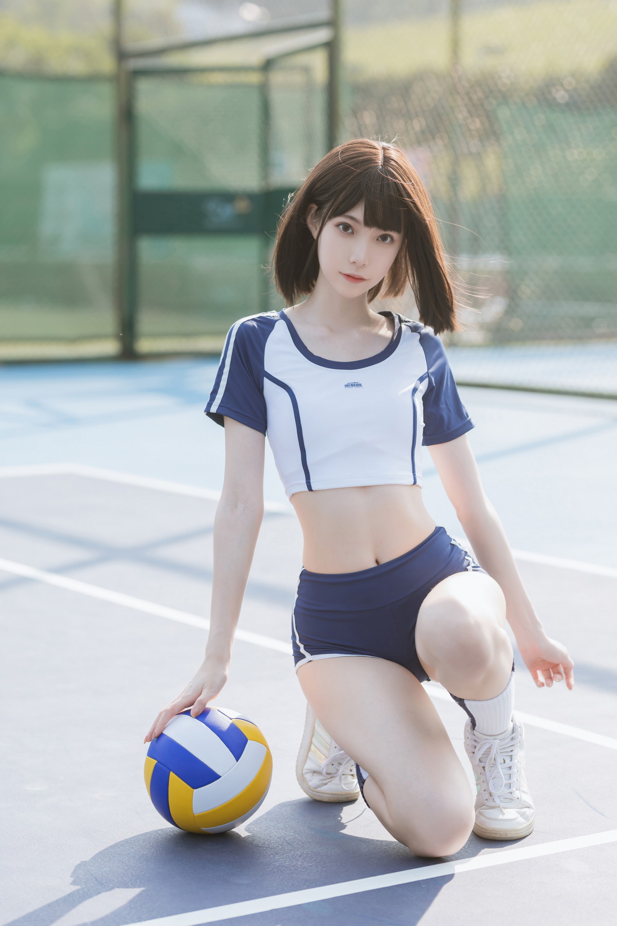 Xgyw.Net_网络美女许岚夏日运动服主题户外球场性感运动装秀曼妙身姿迷人诱惑写真40P