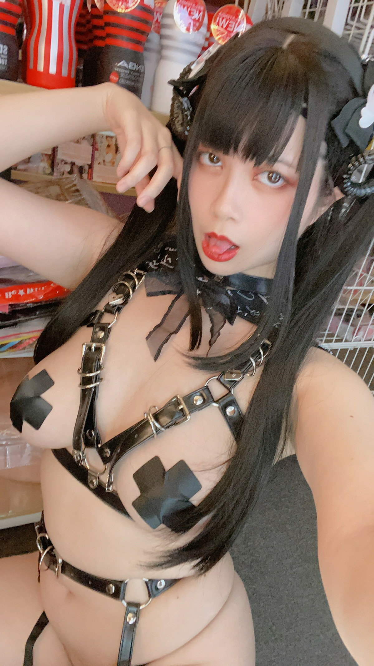 Xgyw.Net_网络美女Hieey Heika嗨兒魅魔主题性感黑色带子情趣服饰露豪乳遮点诱惑写真92P