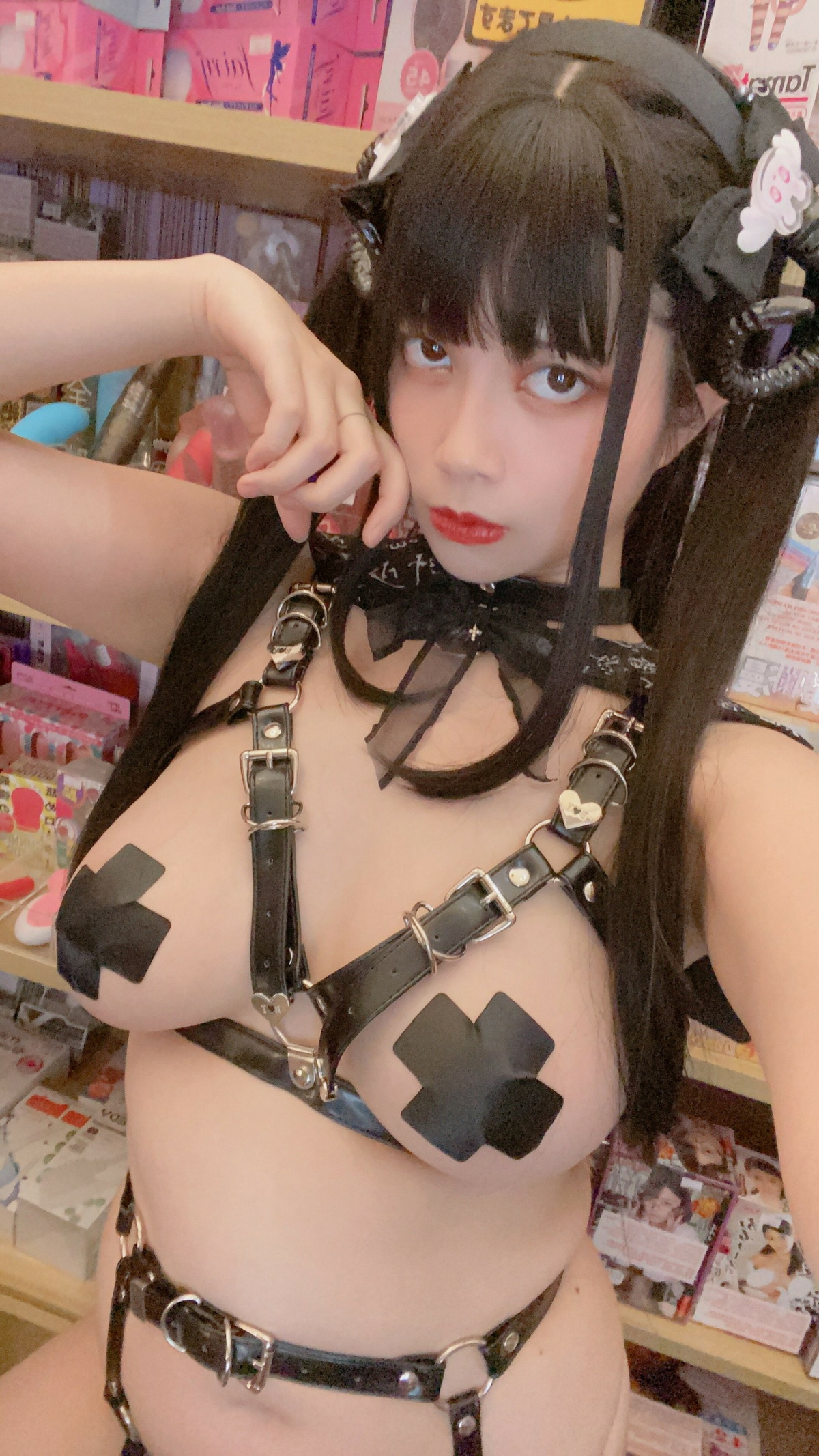 Xgyw.Net_网络美女Hieey Heika嗨兒魅魔主题性感黑色带子情趣服饰露豪乳遮点诱惑写真92P