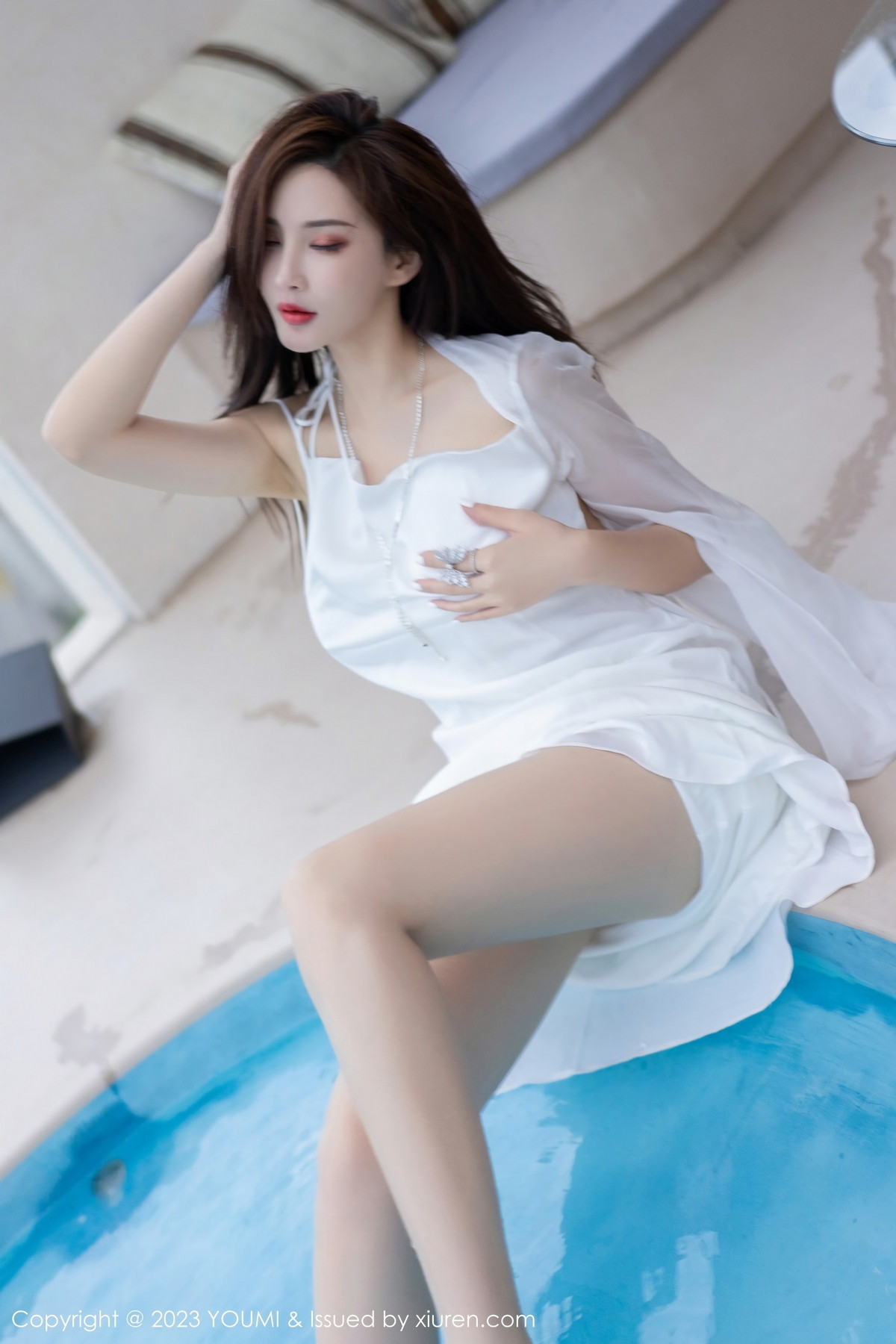Xgyw.Net_[YouMi尤蜜荟]Vol.897_女神Carol周妍希泳池性感白色吊带长裙湿身秀完美身材诱惑写真74P