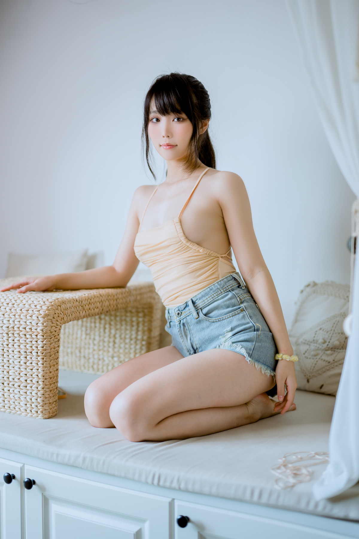 Xgyw.Net_网络美女汪知子观察柠檬主题私房脱牛仔短裤露性感肉色连体衣完美诱惑写真41P