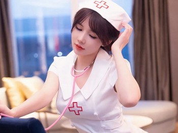 XiuRen第6221期_车模婠婠么性感白色骚扰护士服配白丝吊袜秀曼妙身姿少有写真81P