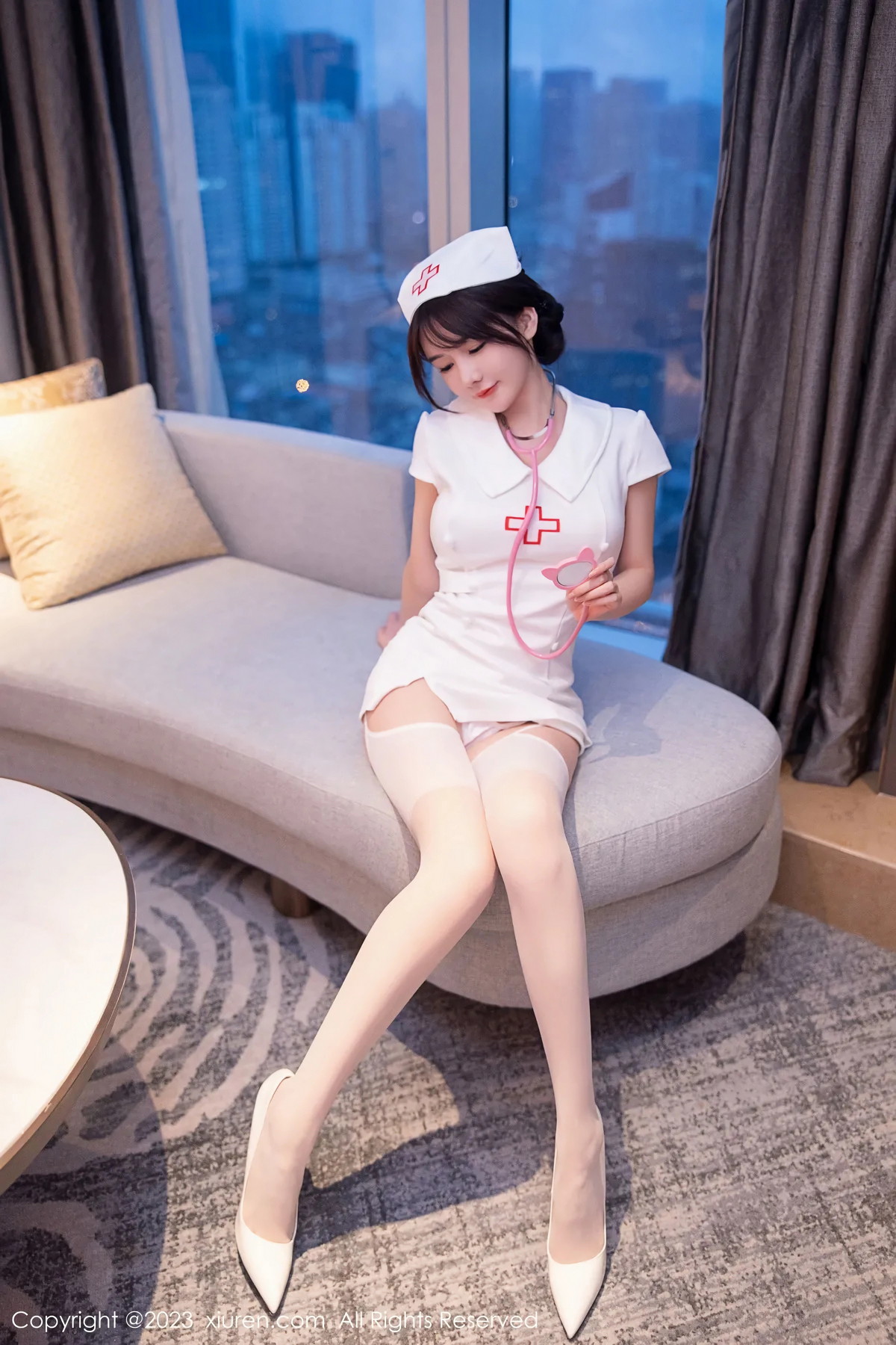 Xgyw.Net_XiuRen第6221期_模特婠婠么性感白色情趣护士服配白丝吊袜秀曼妙身姿绝美写真81P