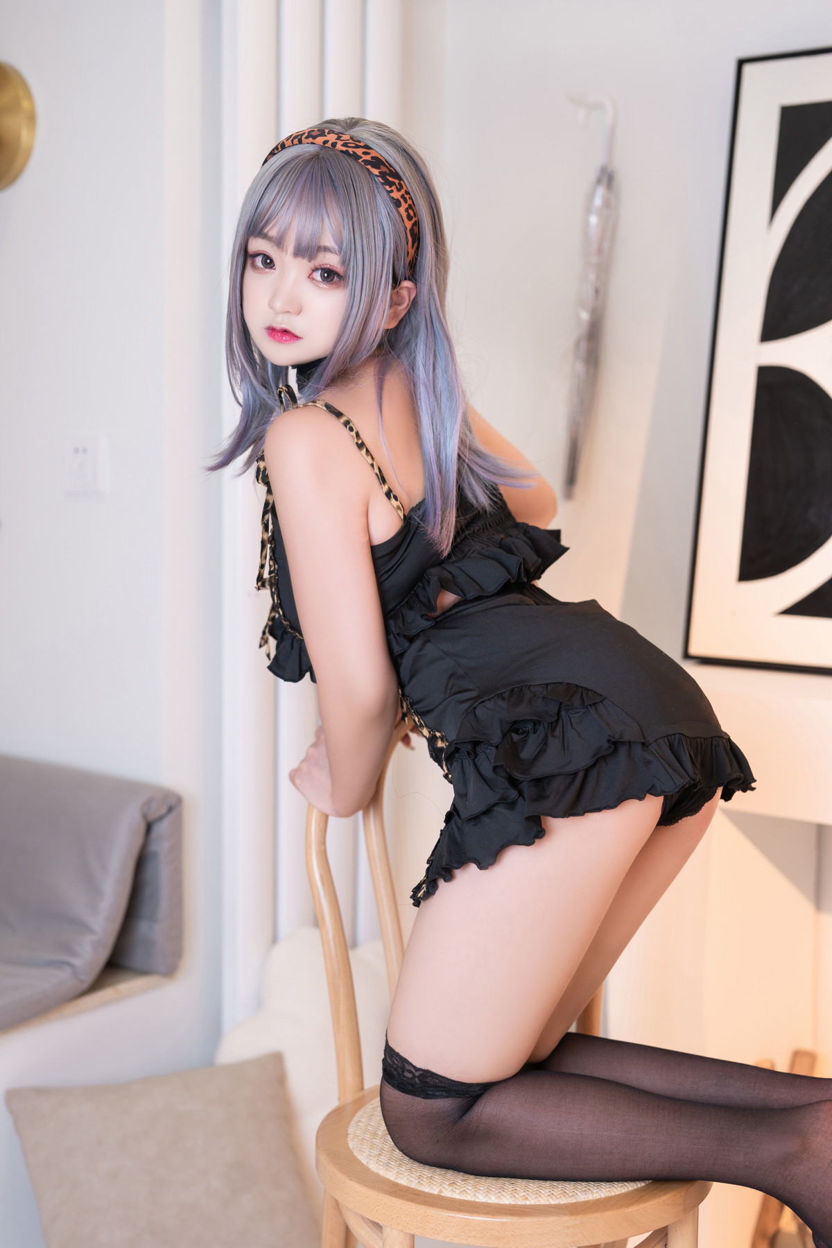 Xgyw.Net_动漫博主恩田直幸连体小豹纹主题性感黑色服饰配黑色蕾丝袜秀丰满身材诱惑写真40P