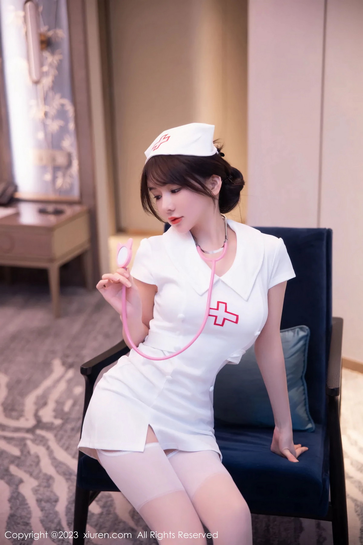 Xgyw.Net_XiuRen第6221期_模特婠婠么性感白色情趣护士服配白丝吊袜秀曼妙身姿绝美写真81P