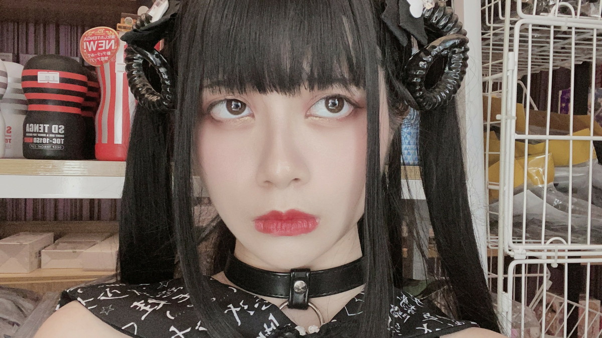 Xgyw.Net_网络美女Hieey Heika嗨兒魅魔主题性感黑色带子情趣服饰露豪乳遮点诱惑写真92P